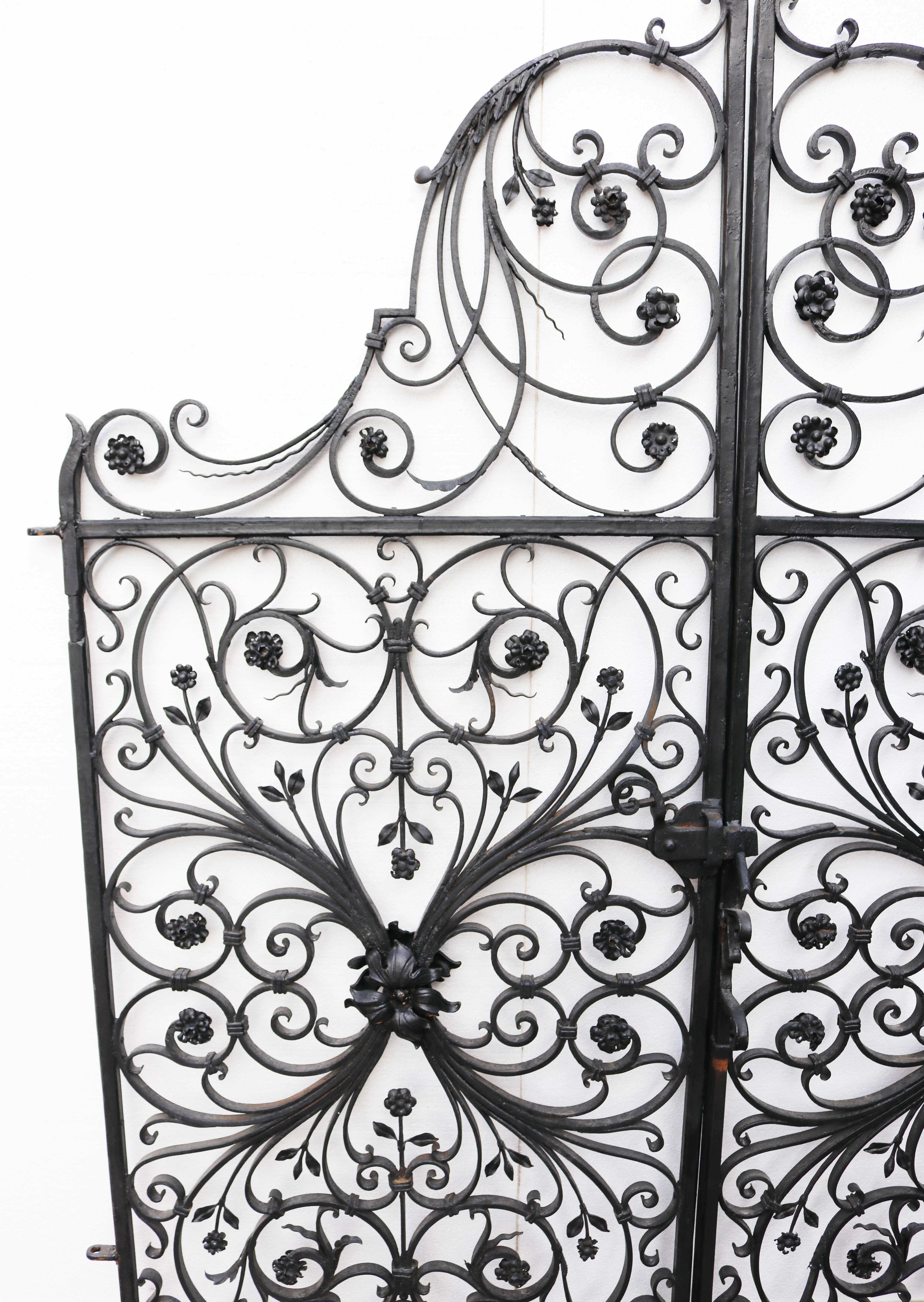 Pair of Victorian style garden gates. An impressive set of gates featuring a floral design. The gates resemble an Arts and Crafts style and were produced circa 1920.



Additional Dimensions

For an opening of approx. 174 cm.
