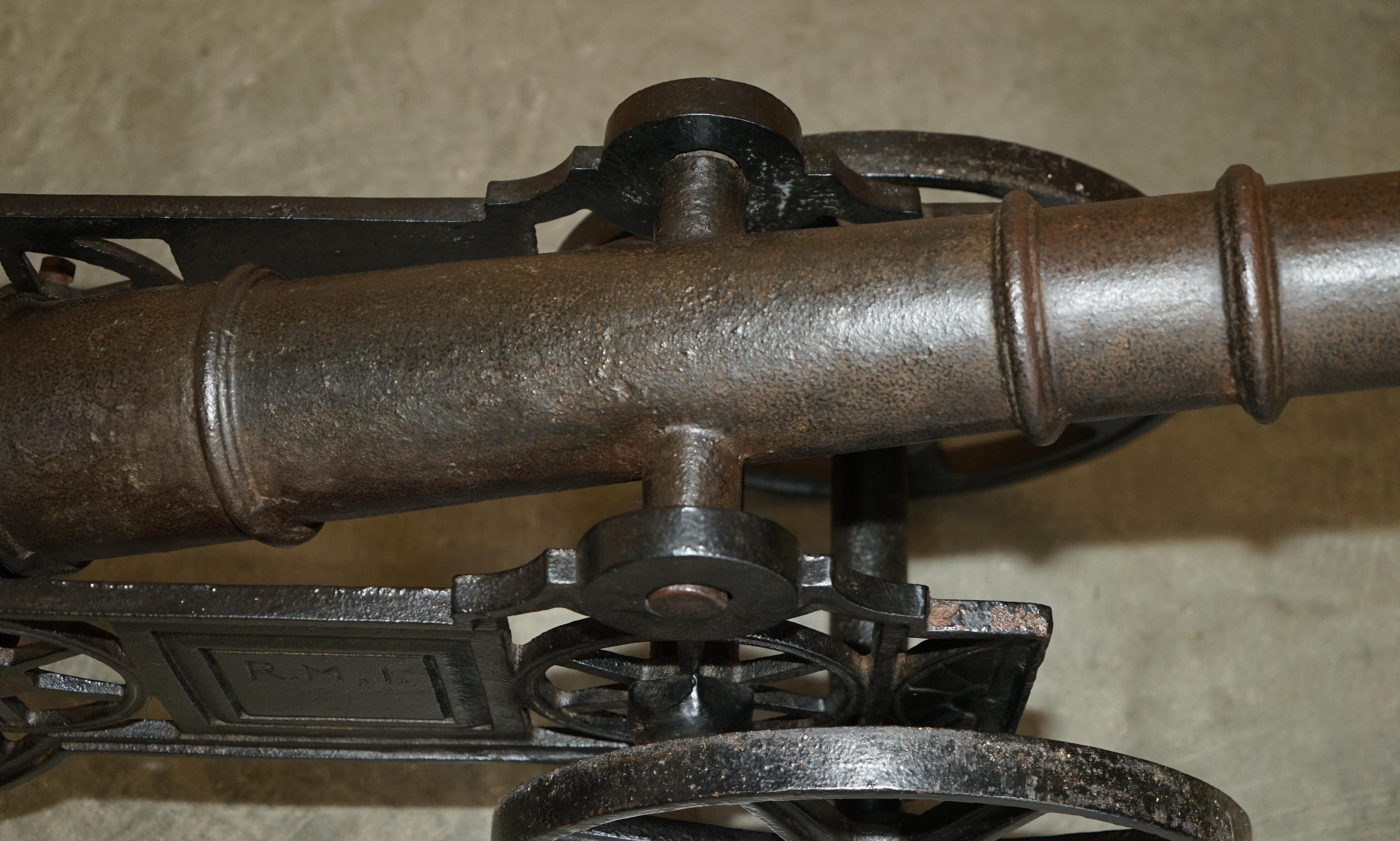 Paire de cannons longs en fer à repasser de style victorien, 153 cm en vente 2