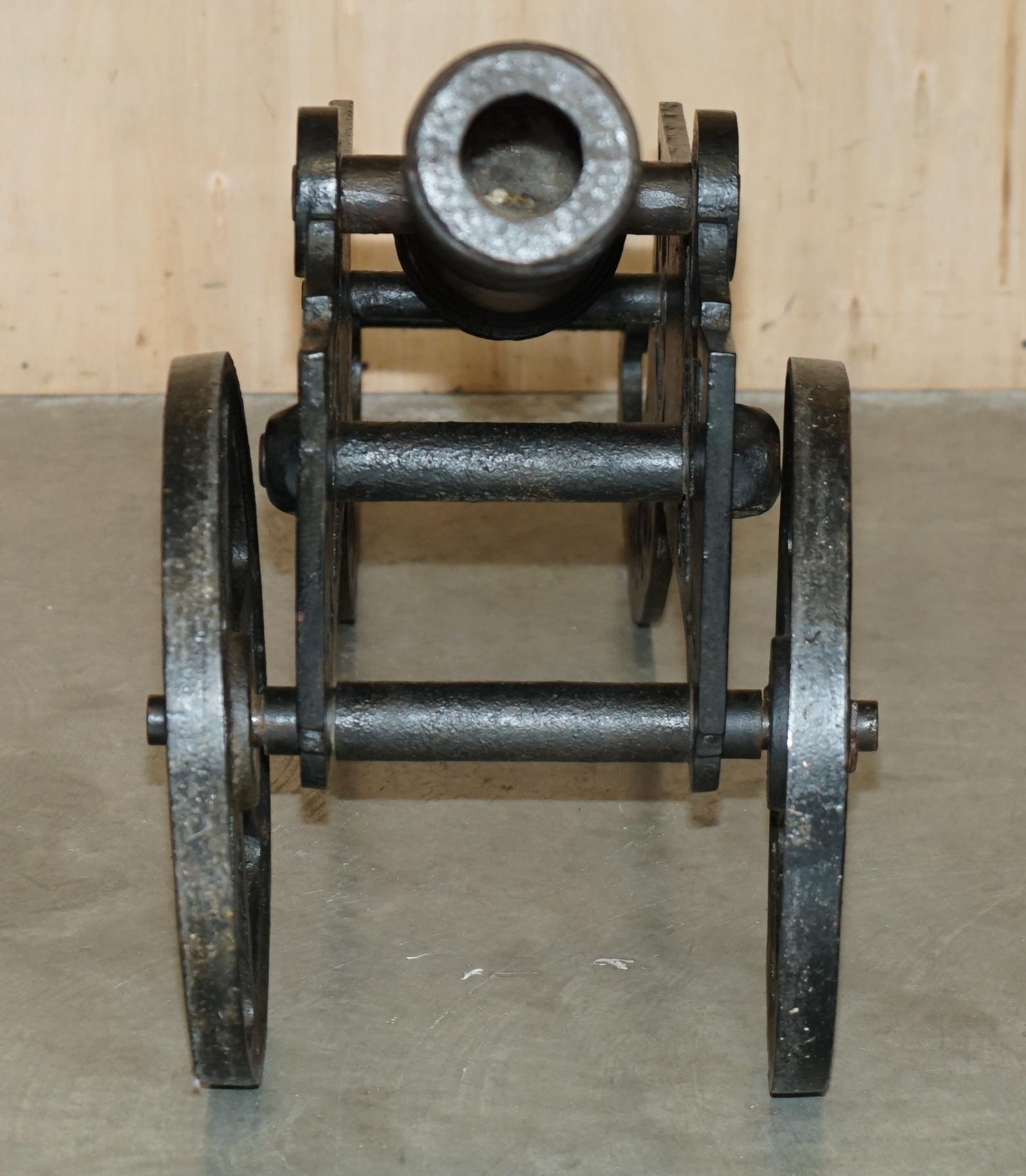 Paire de cannons longs en fer à repasser de style victorien, 153 cm en vente 4
