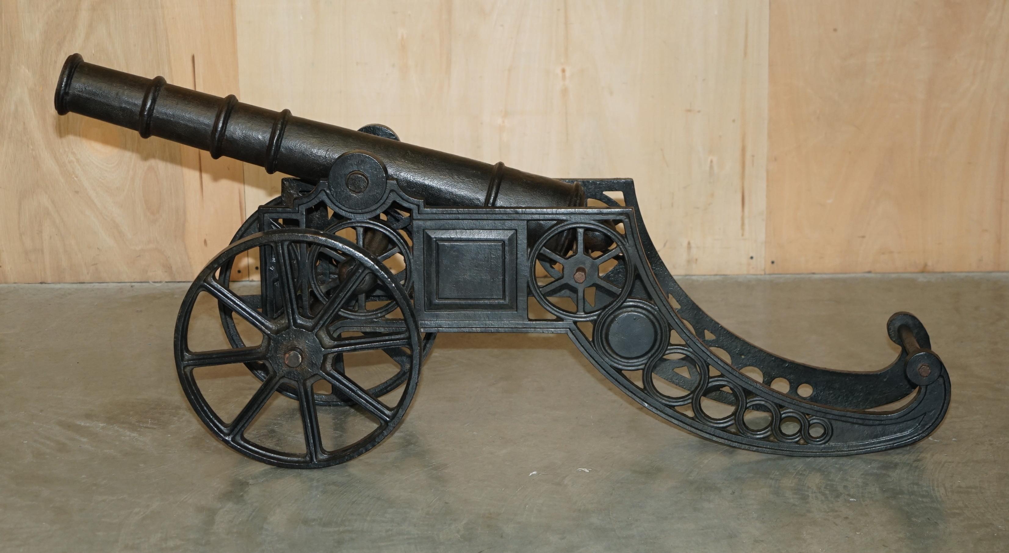 Paire de cannons longs en fer à repasser de style victorien, 153 cm en vente 5