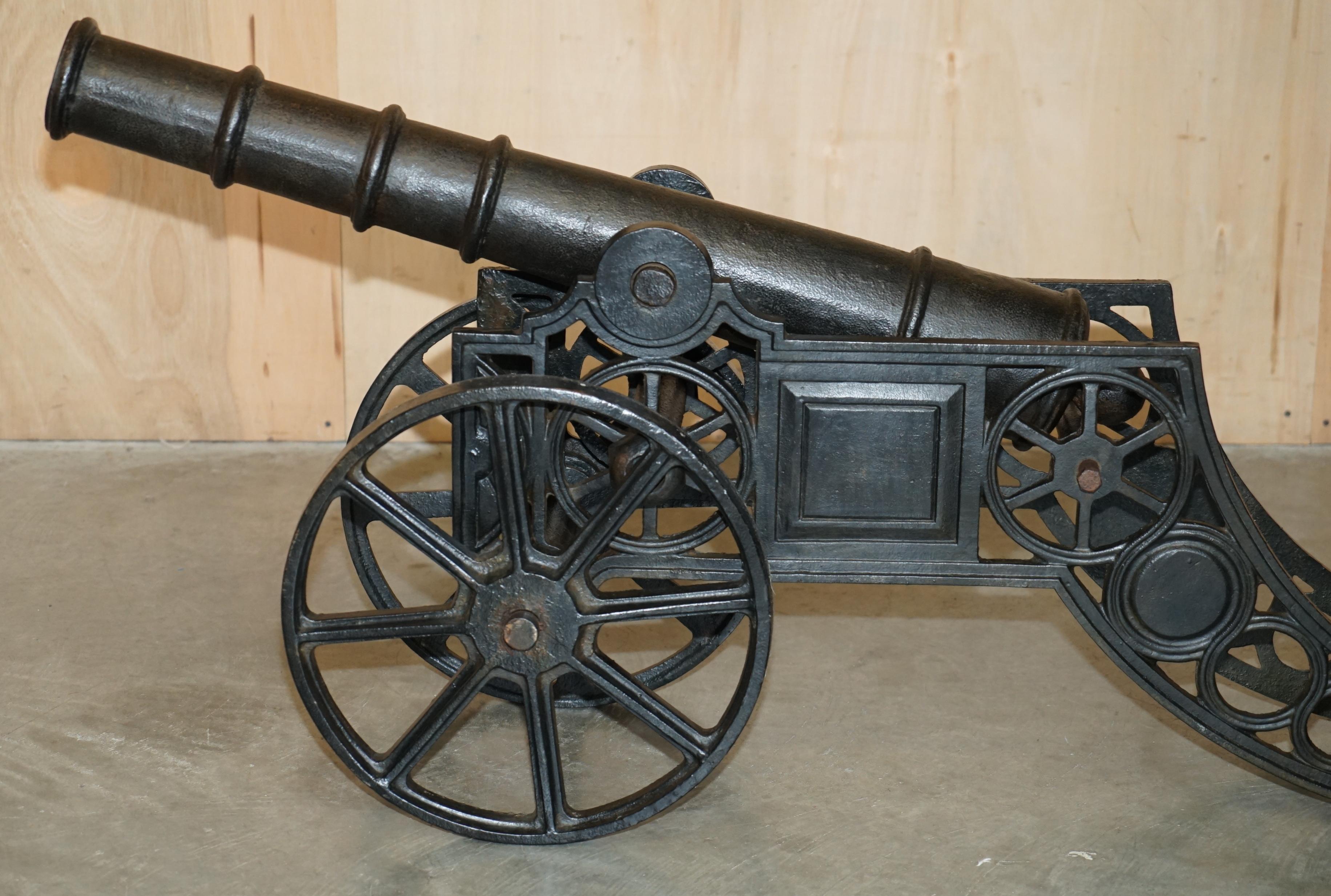 Paire de cannons longs en fer à repasser de style victorien, 153 cm en vente 6