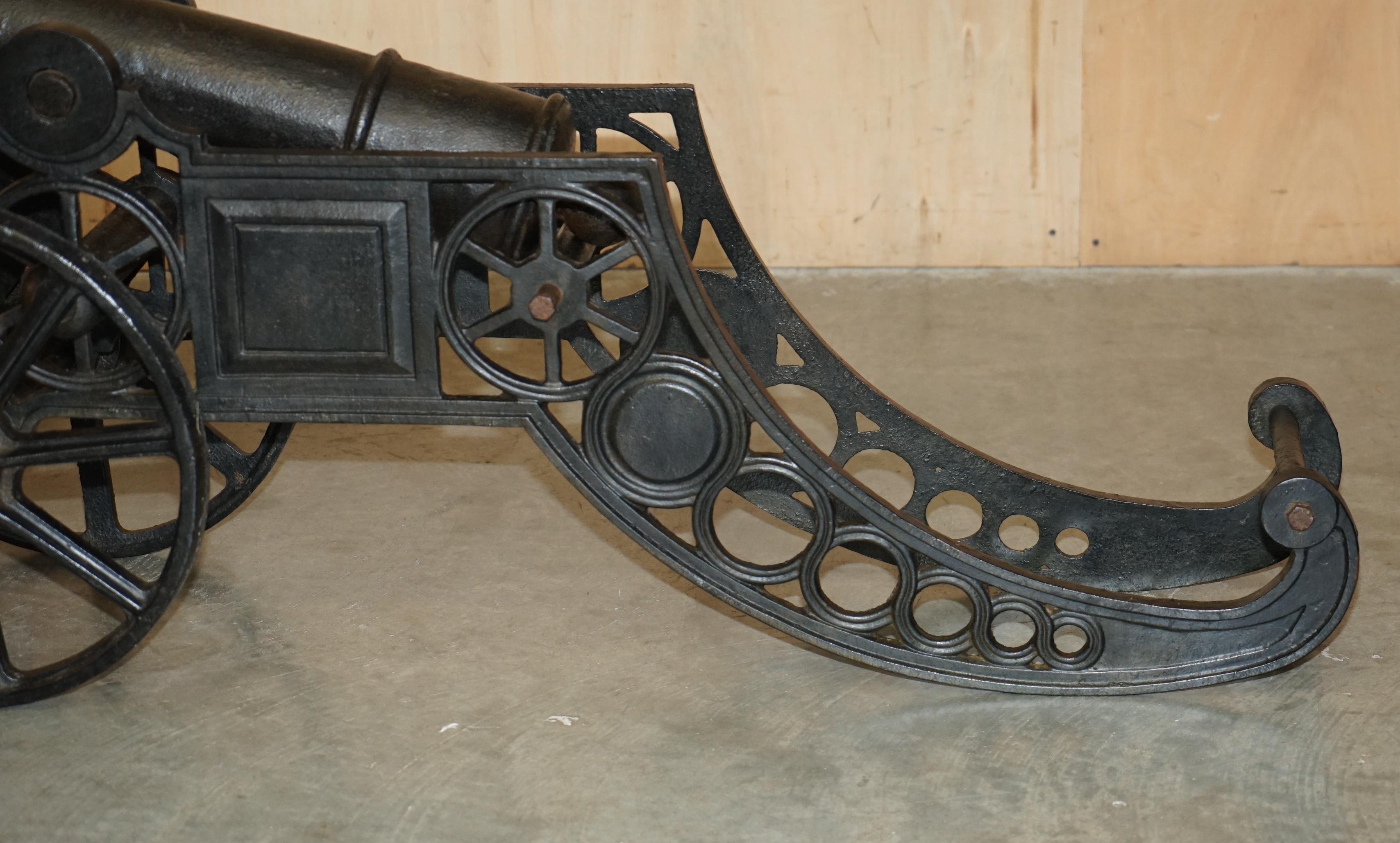 Paire de cannons longs en fer à repasser de style victorien, 153 cm en vente 7