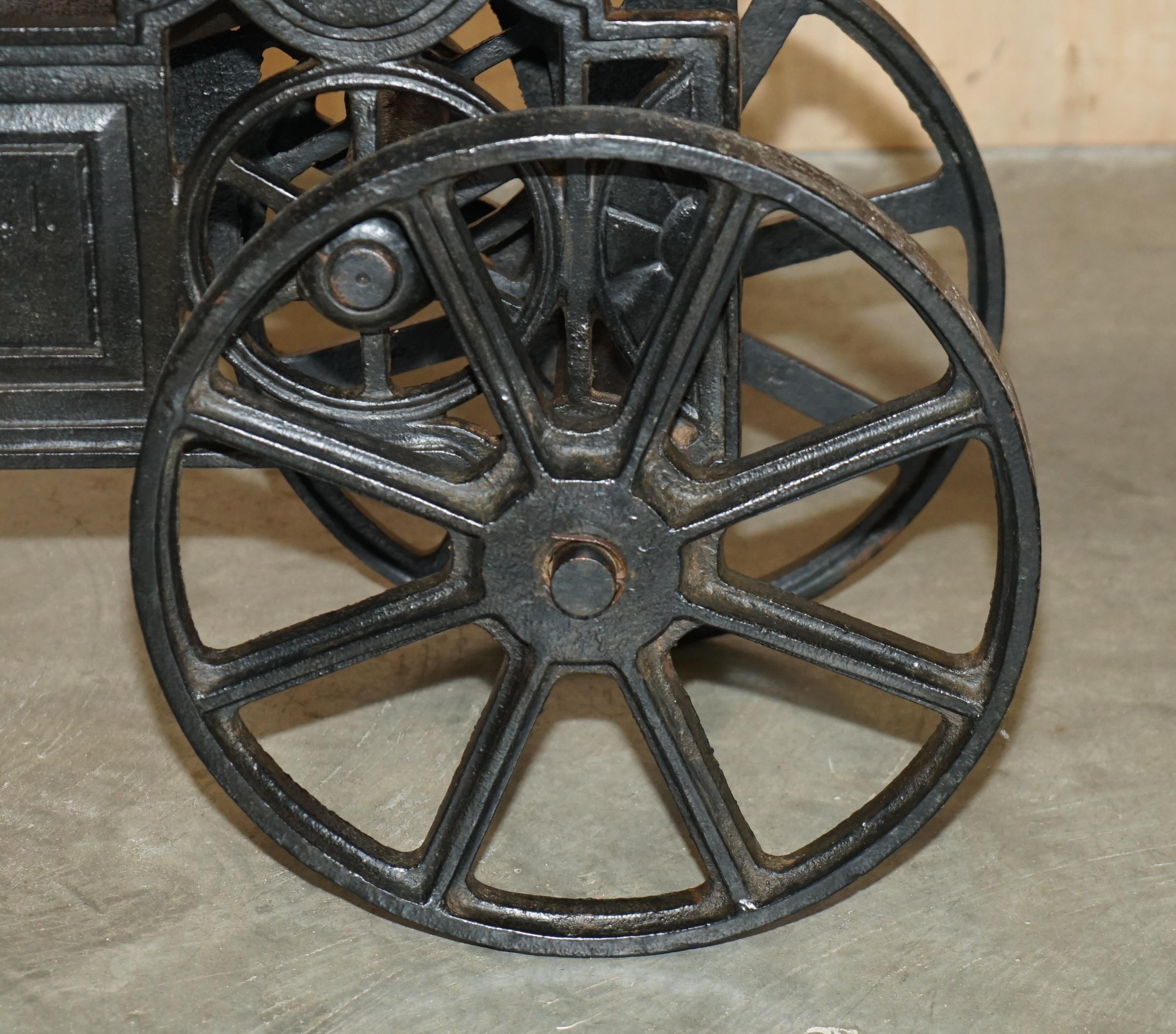 Britannique Paire de cannons longs en fer à repasser de style victorien, 153 cm en vente