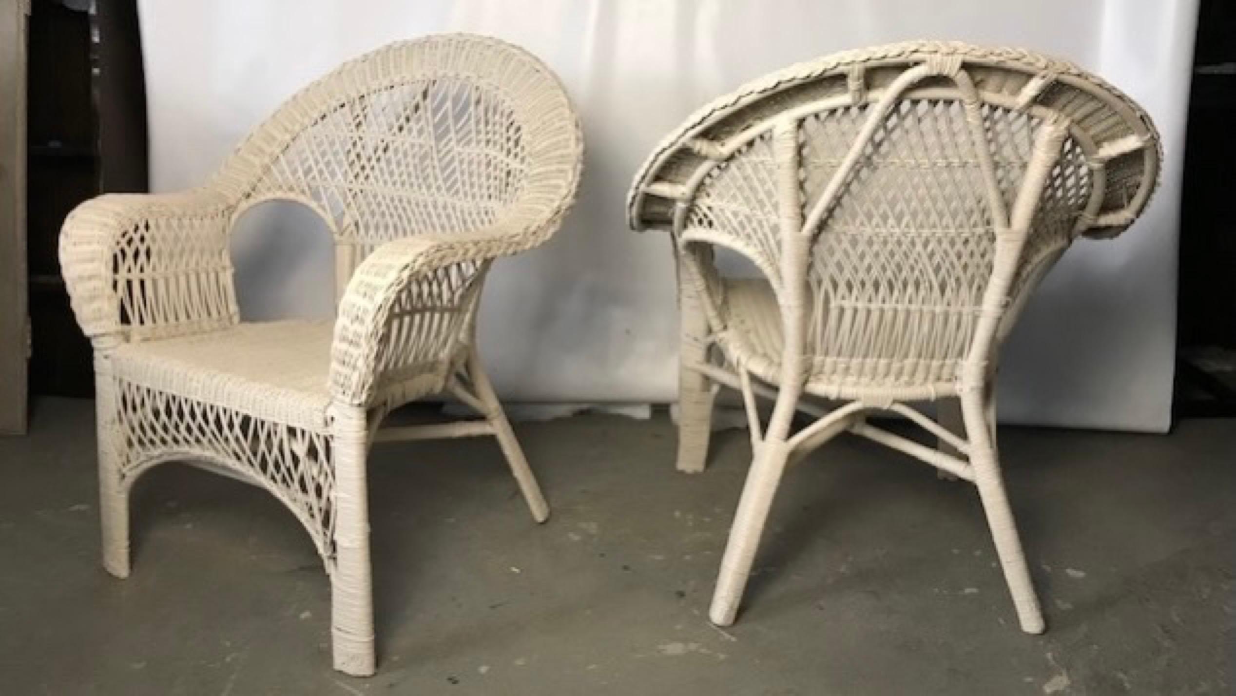 Pair of Victorian Style Wicker Wide Arm Armchair In Good Condition In Sheffield, MA