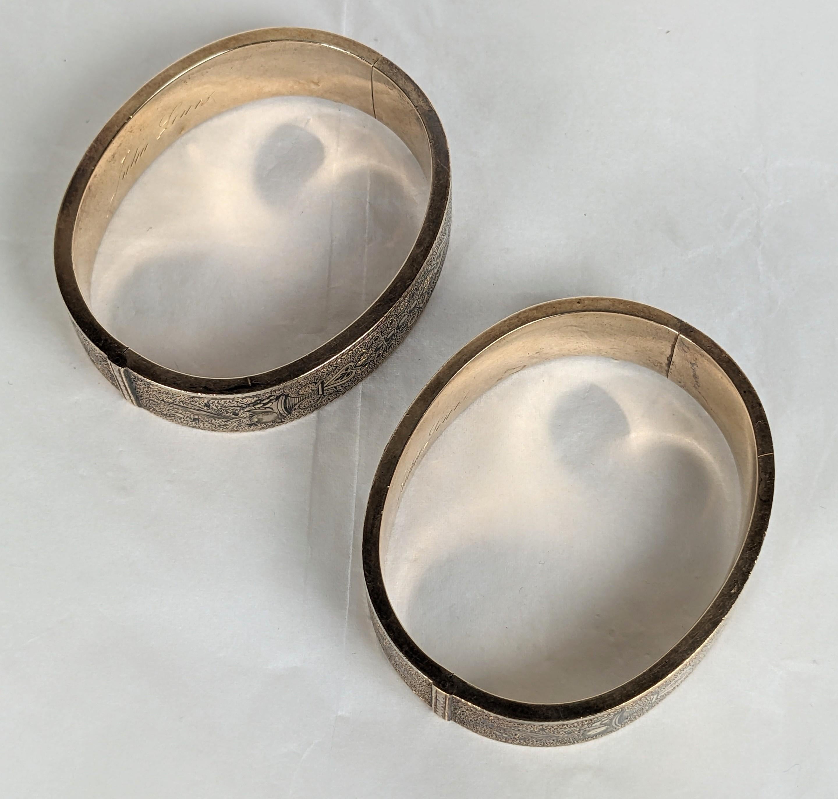 Pair of Victorian Taille d'Epargne Enamel Bangle Cuffs in vendita 7