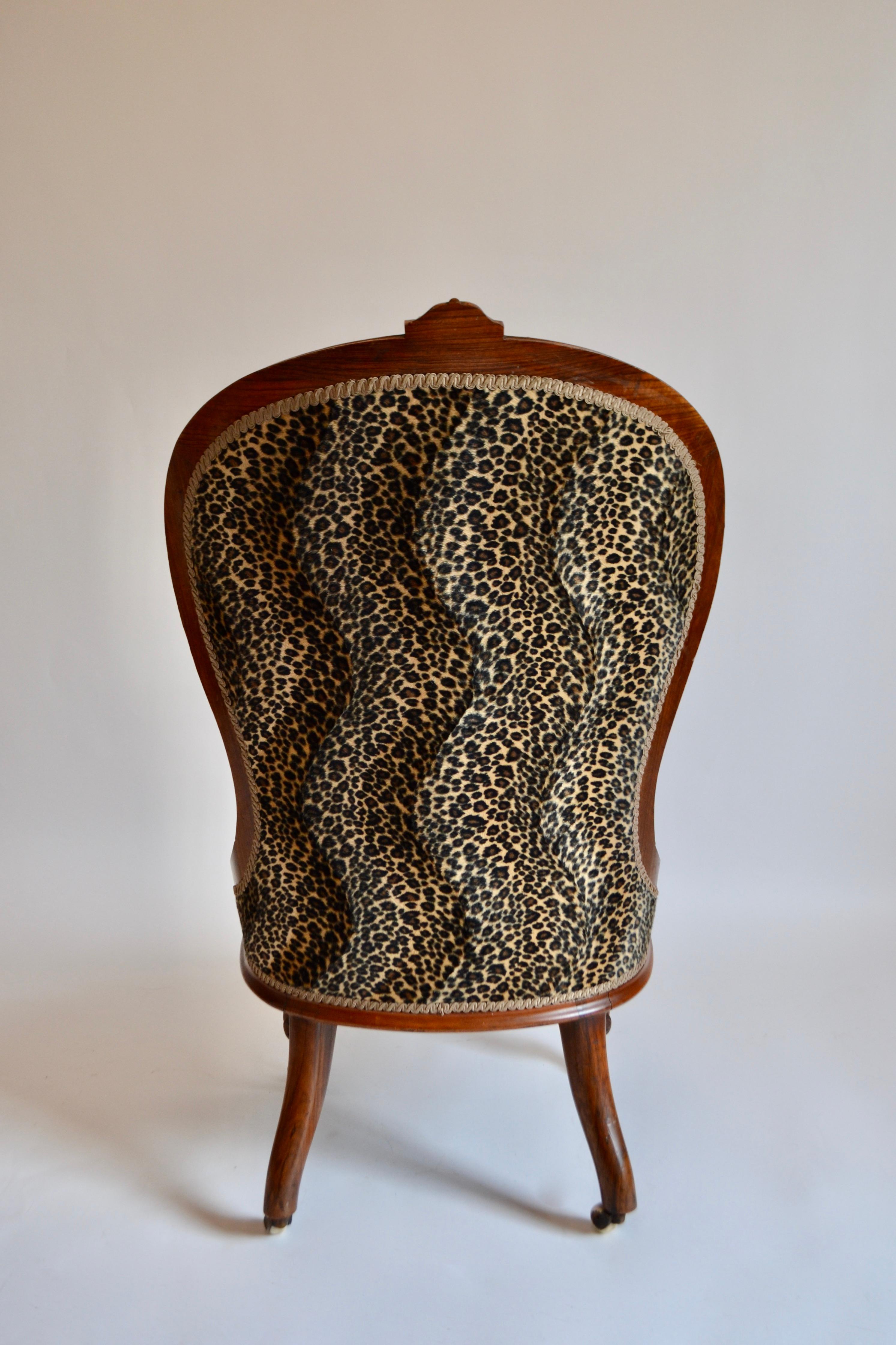 Pair of Victorian Walnut Chairs Upholstered in Faux Leopard Skin, 19th Century In Good Condition In London, GB