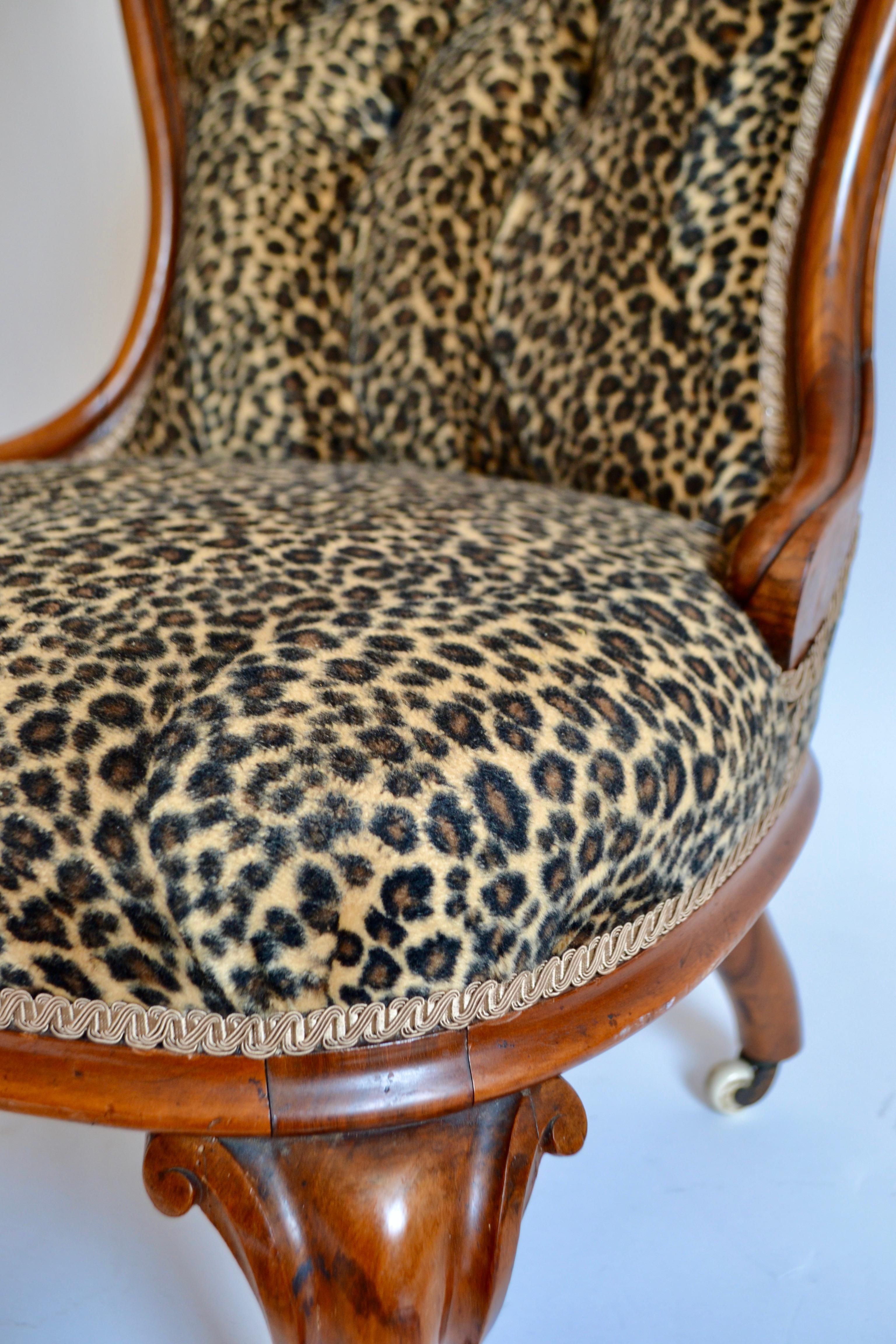 Pair of Victorian Walnut Chairs Upholstered in Faux Leopard Skin, 19th Century In Good Condition For Sale In London, GB