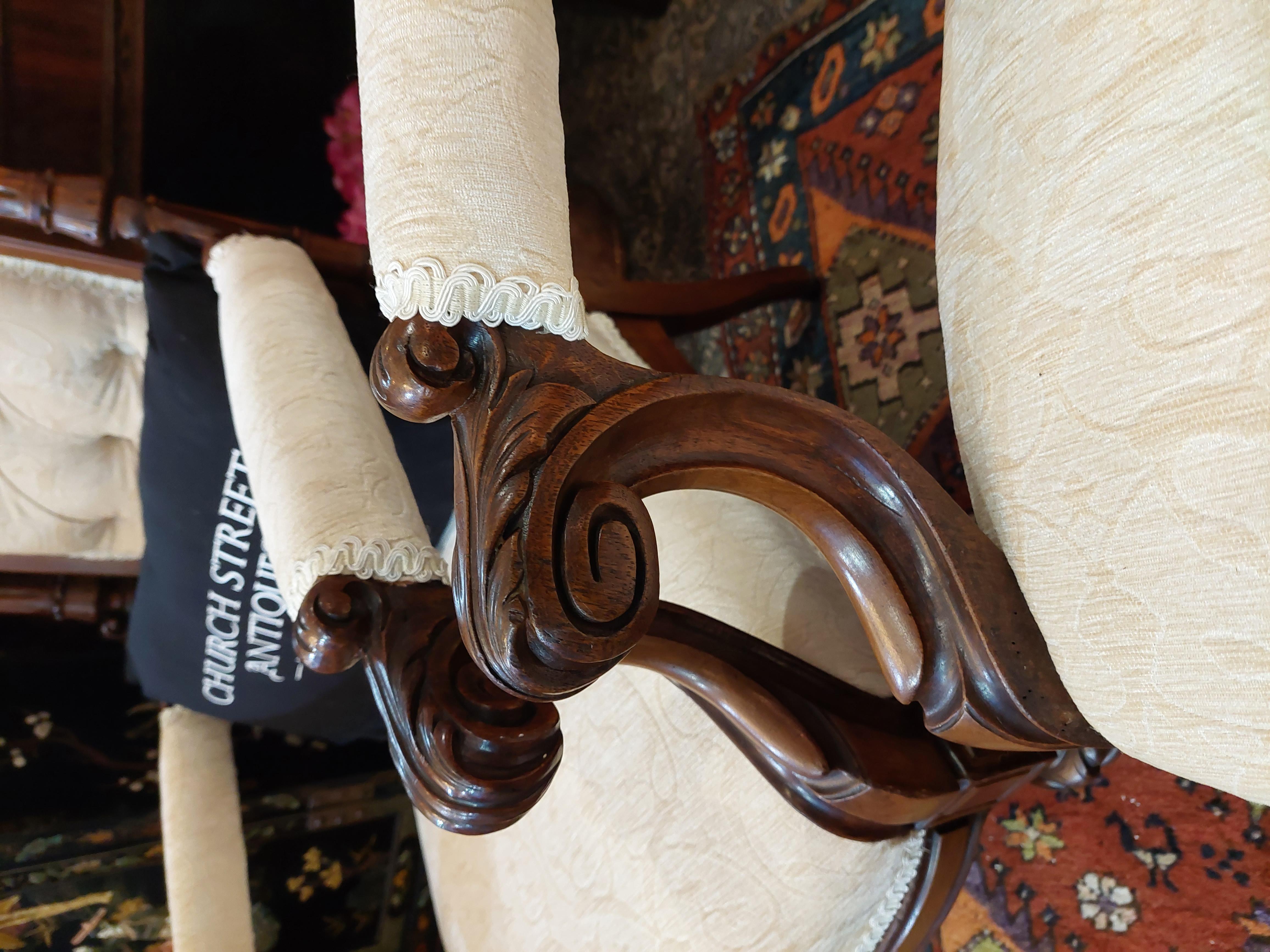 Paar viktorianische Nussbaum-Salonstühle im Zustand „Gut“ im Angebot in Altrincham, GB