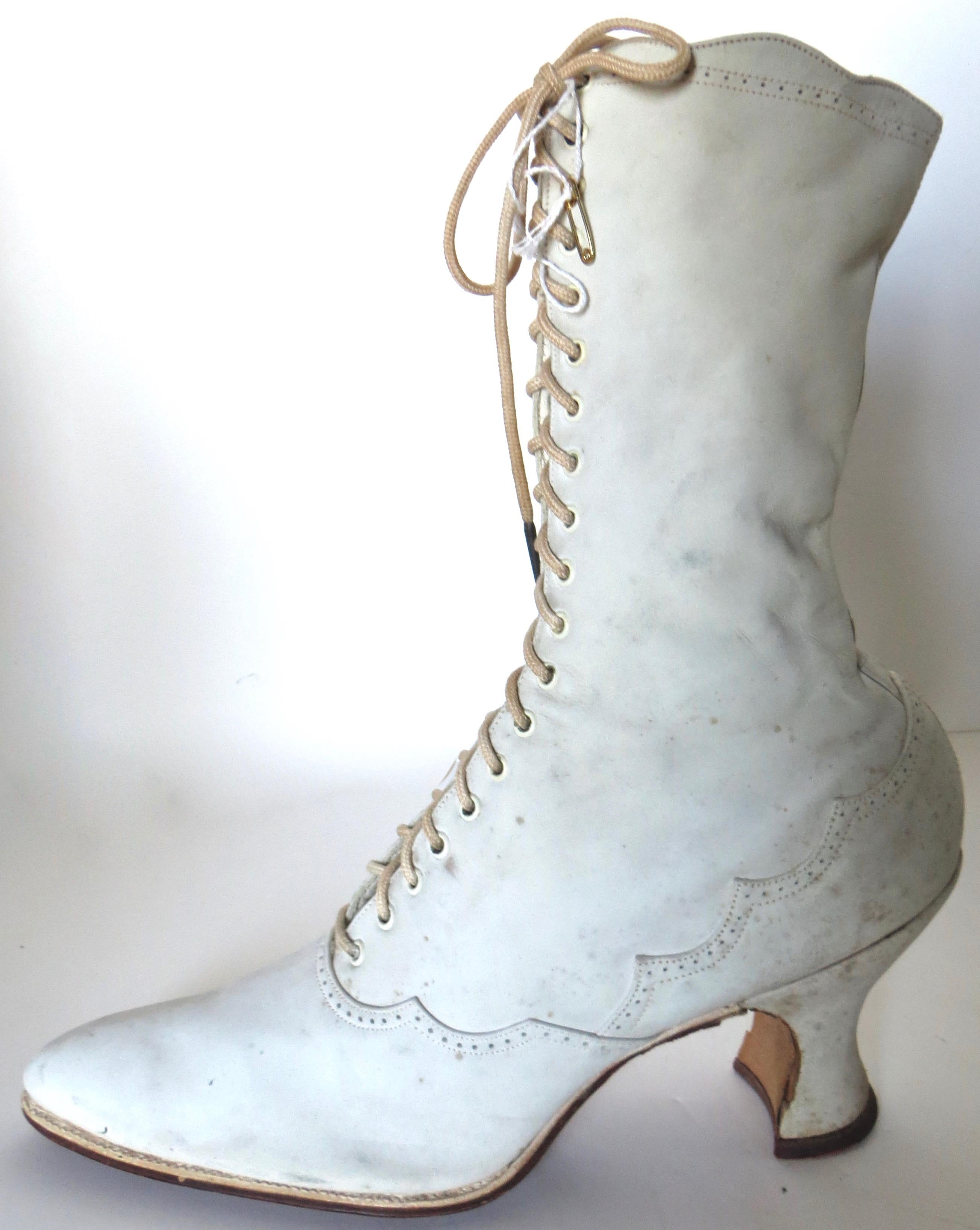 Hand-Crafted Pair of Victorian White Kid Leather Lady's Boots, American, Circa 1890 For Sale