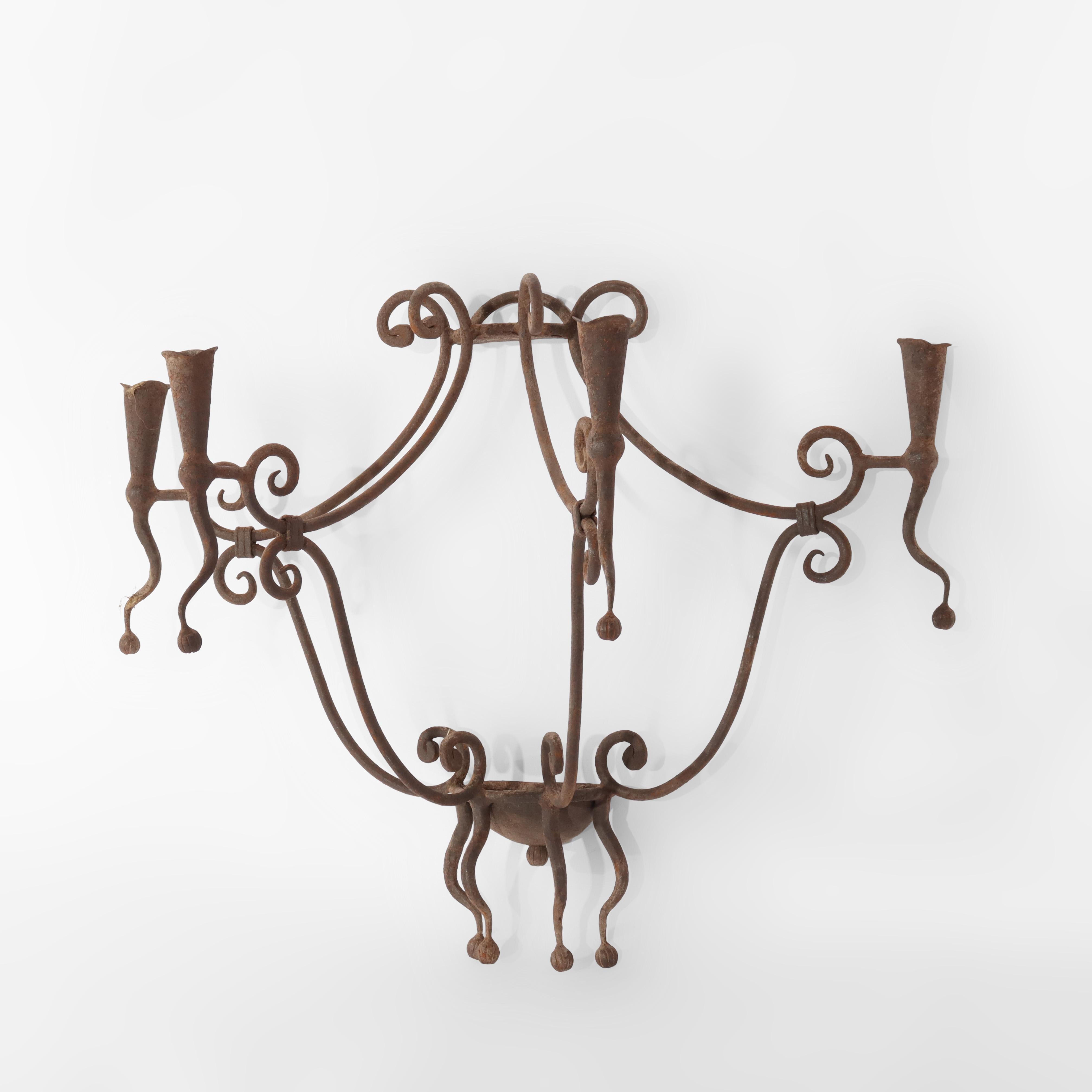 Paire d'appliques murales à bougies en fer forgé de l'époque victorienne 20e siècle Bon état - En vente à Big Flats, NY