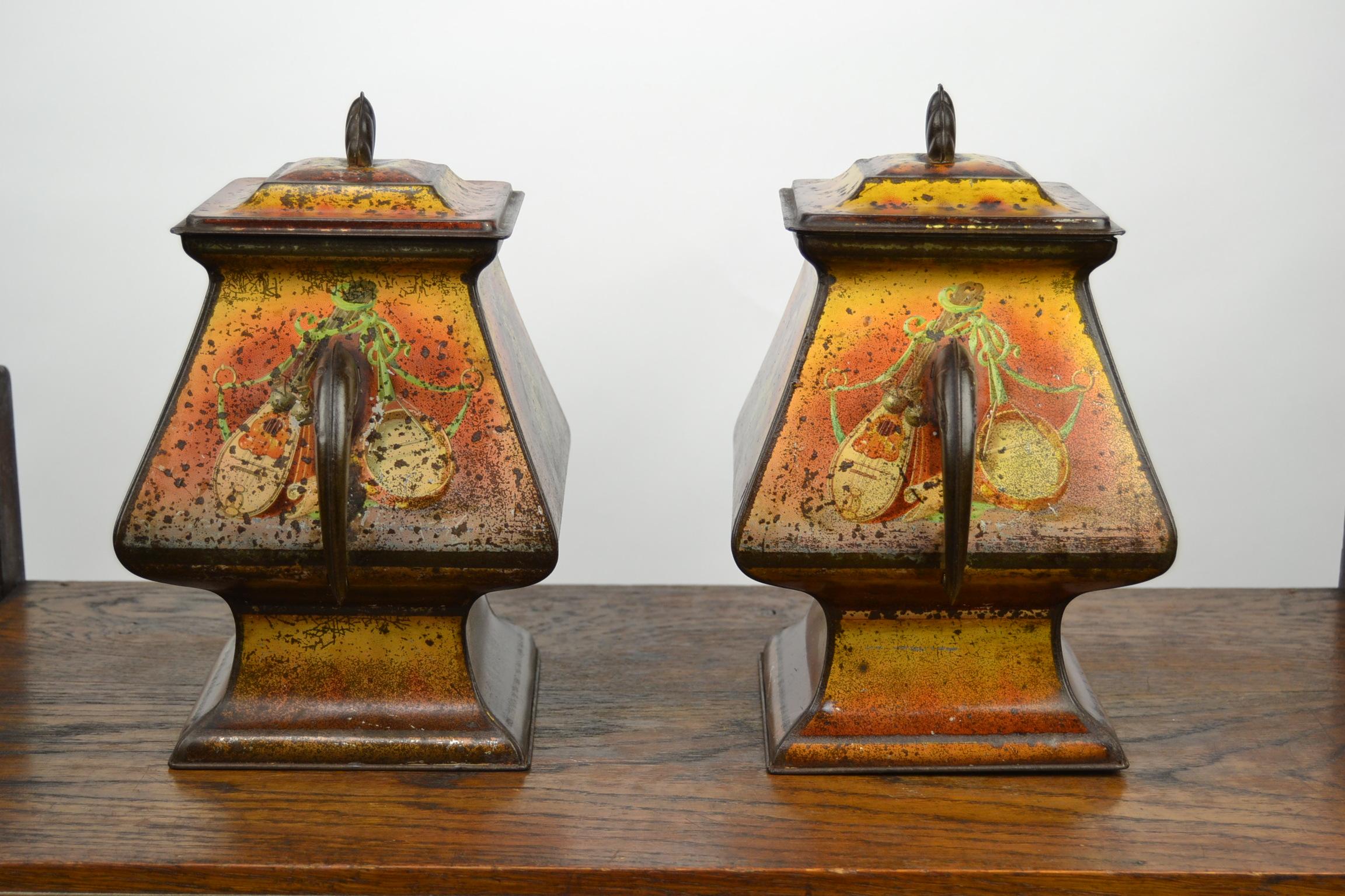 Paar von  Gummi Zinn Tinten Victory V., England, frühes 20. Jahrhundert (Englisch) im Angebot