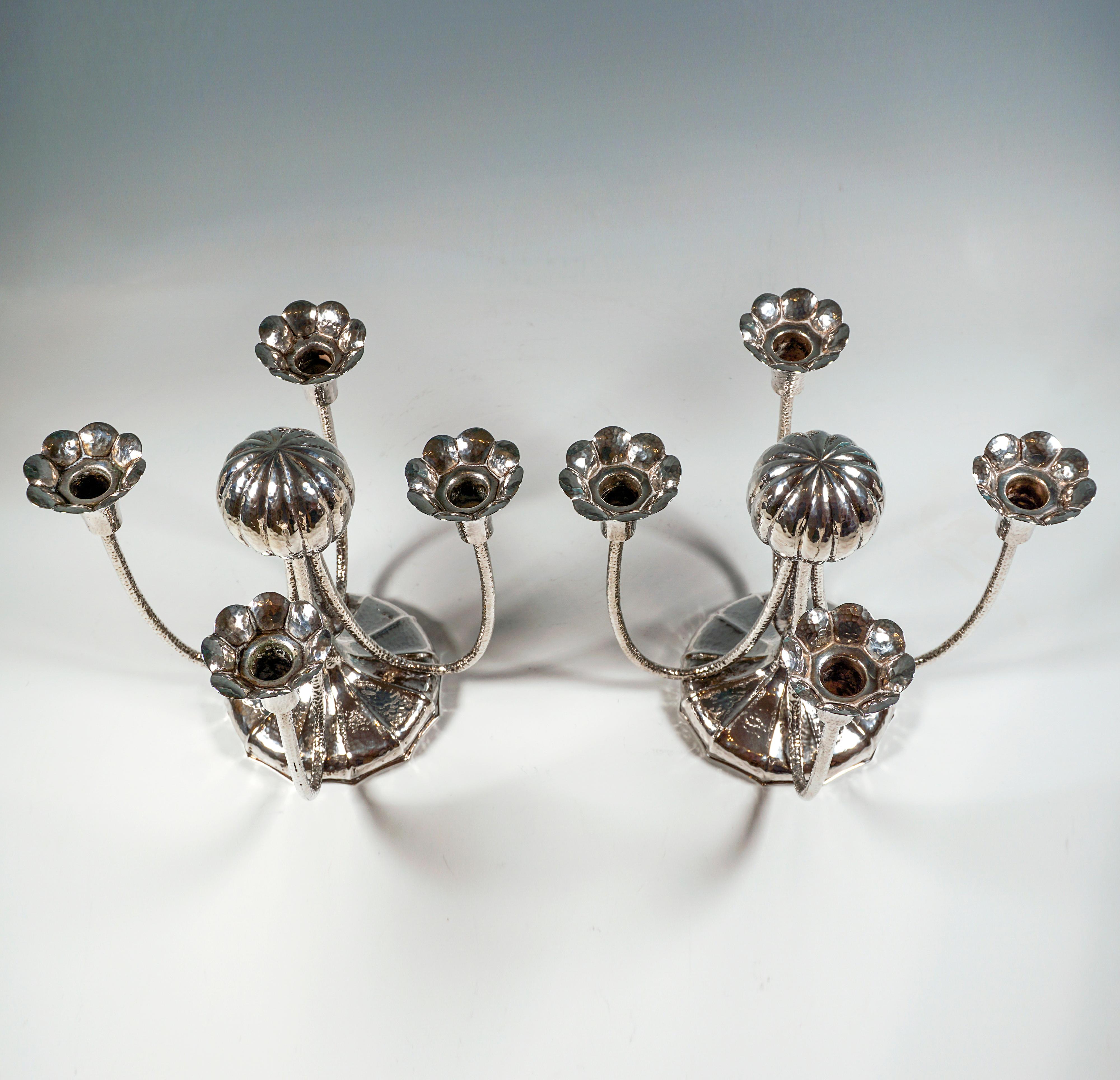 Pair Of Viennese Art Déco 4-light Silver Candelabra With Martelé Decor, Ca 1930 In Good Condition For Sale In Vienna, AT