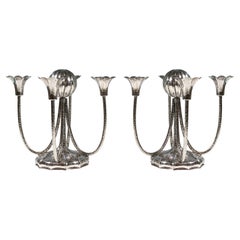 Pareja De Candelabros De Plata De 4 Luces Art Déco Vienés Con Decoración Martelé, Ca 1930