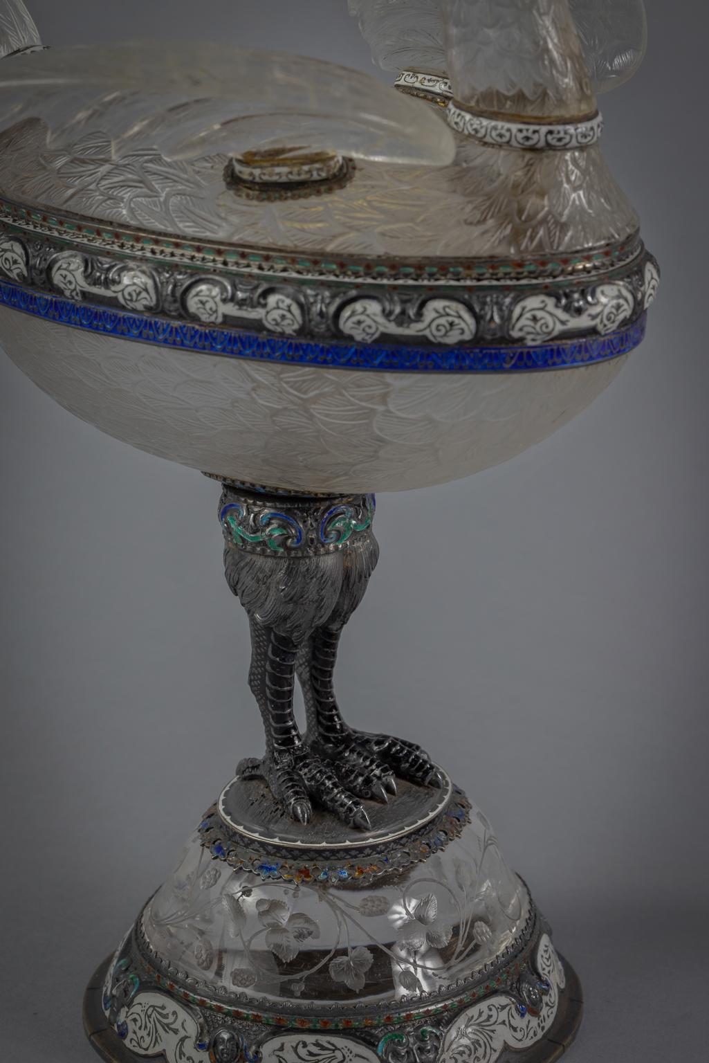 Pareja de cajas vienesas para pájaros de plata esmaltada y cubierta de cristal de roca, hacia 1875 Fines del siglo XIX en venta