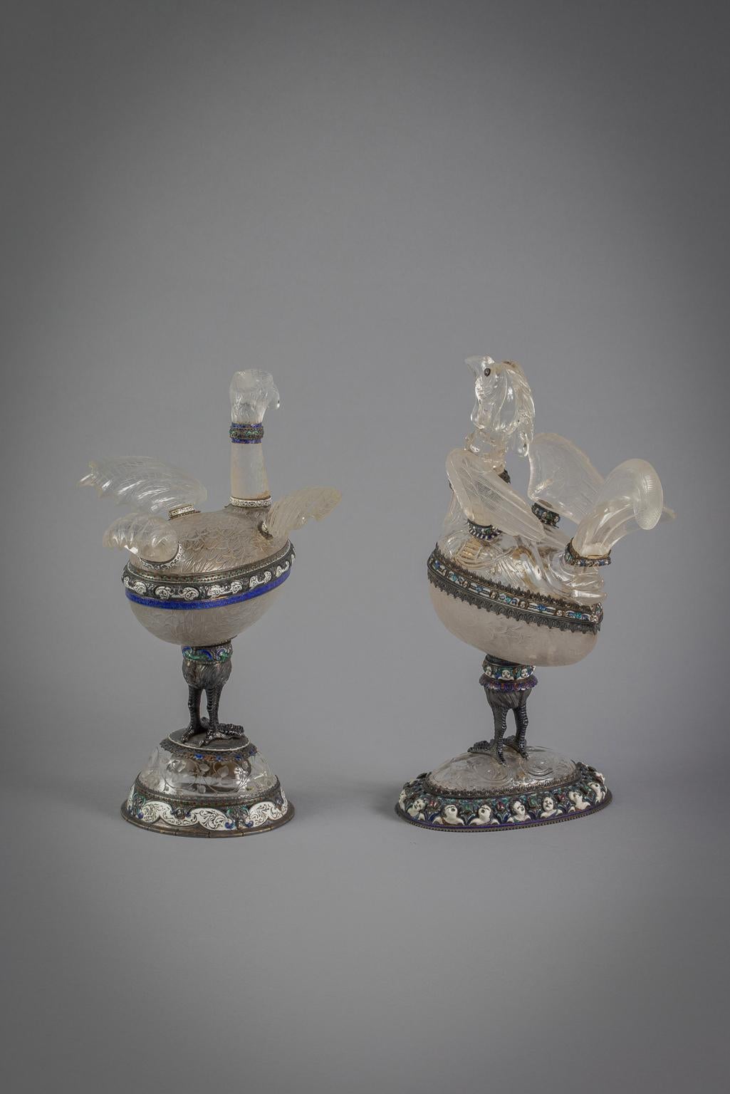 Pareja de cajas vienesas para pájaros de plata esmaltada y cubierta de cristal de roca, hacia 1875 en venta 4