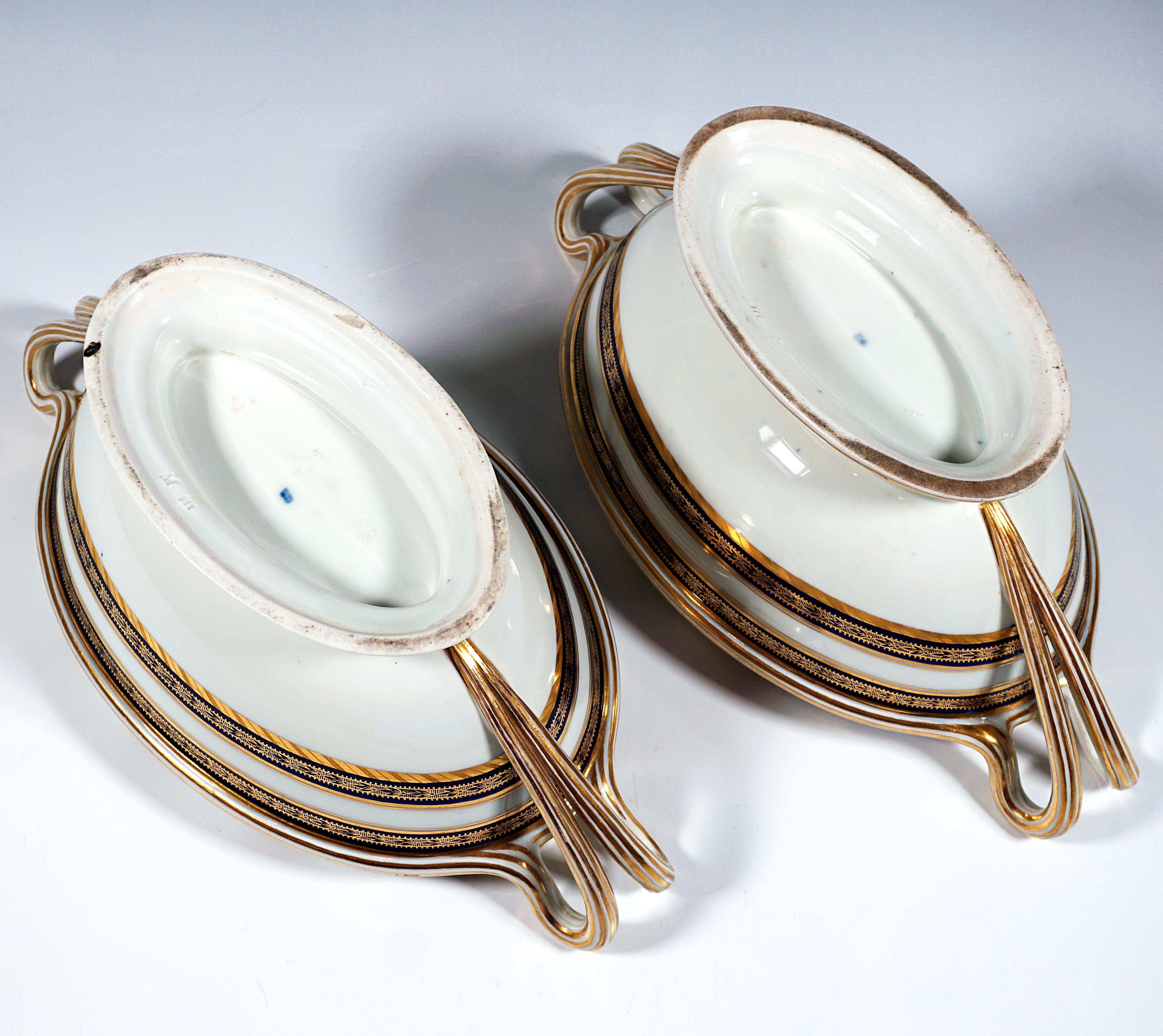 Pareja de enfriadores imperiales vieneses de porcelana, cobalto y oro, fechados en 1811 Porcelana en venta