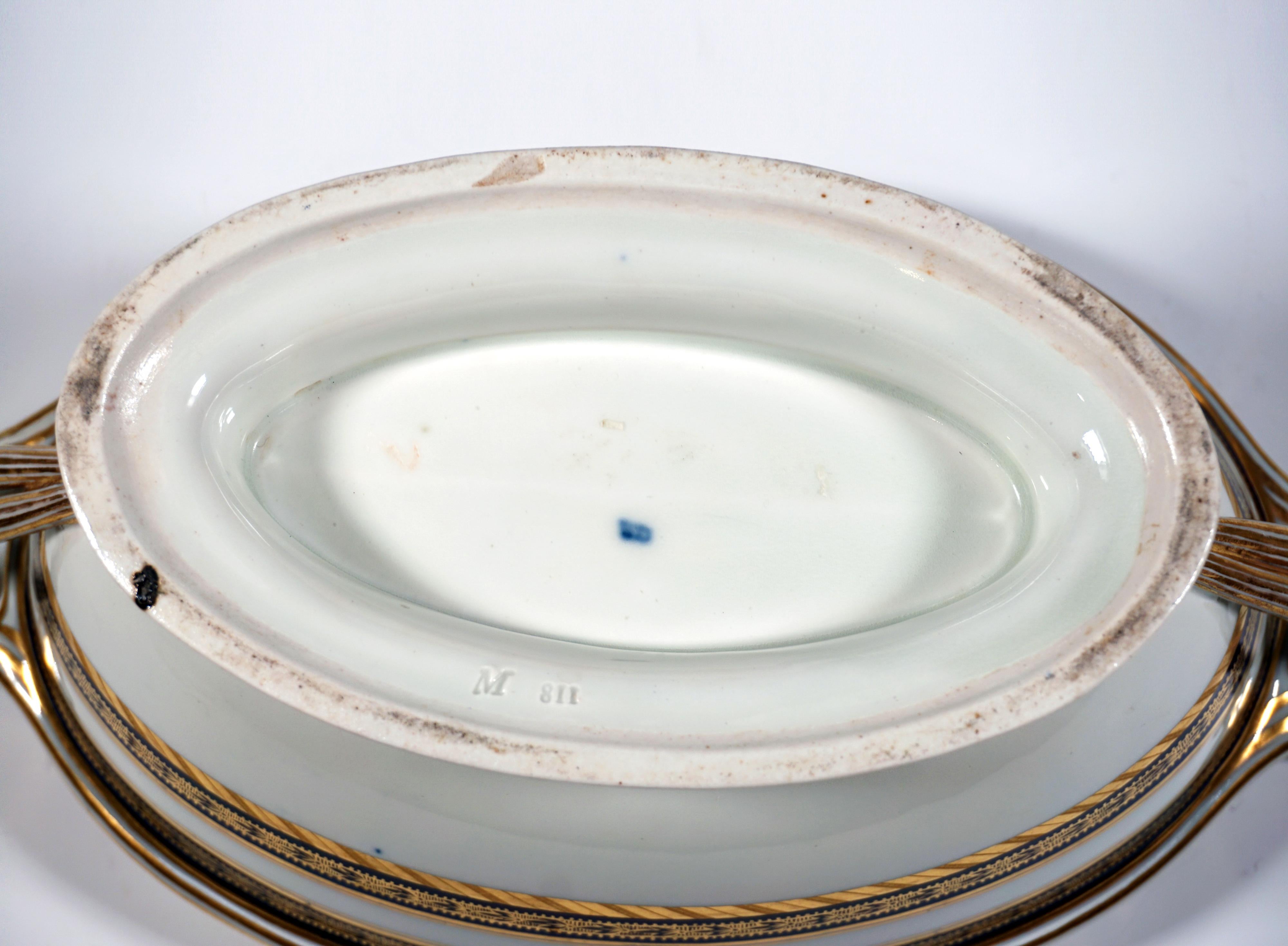Pareja de enfriadores imperiales vieneses de porcelana, cobalto y oro, fechados en 1811 en venta 1
