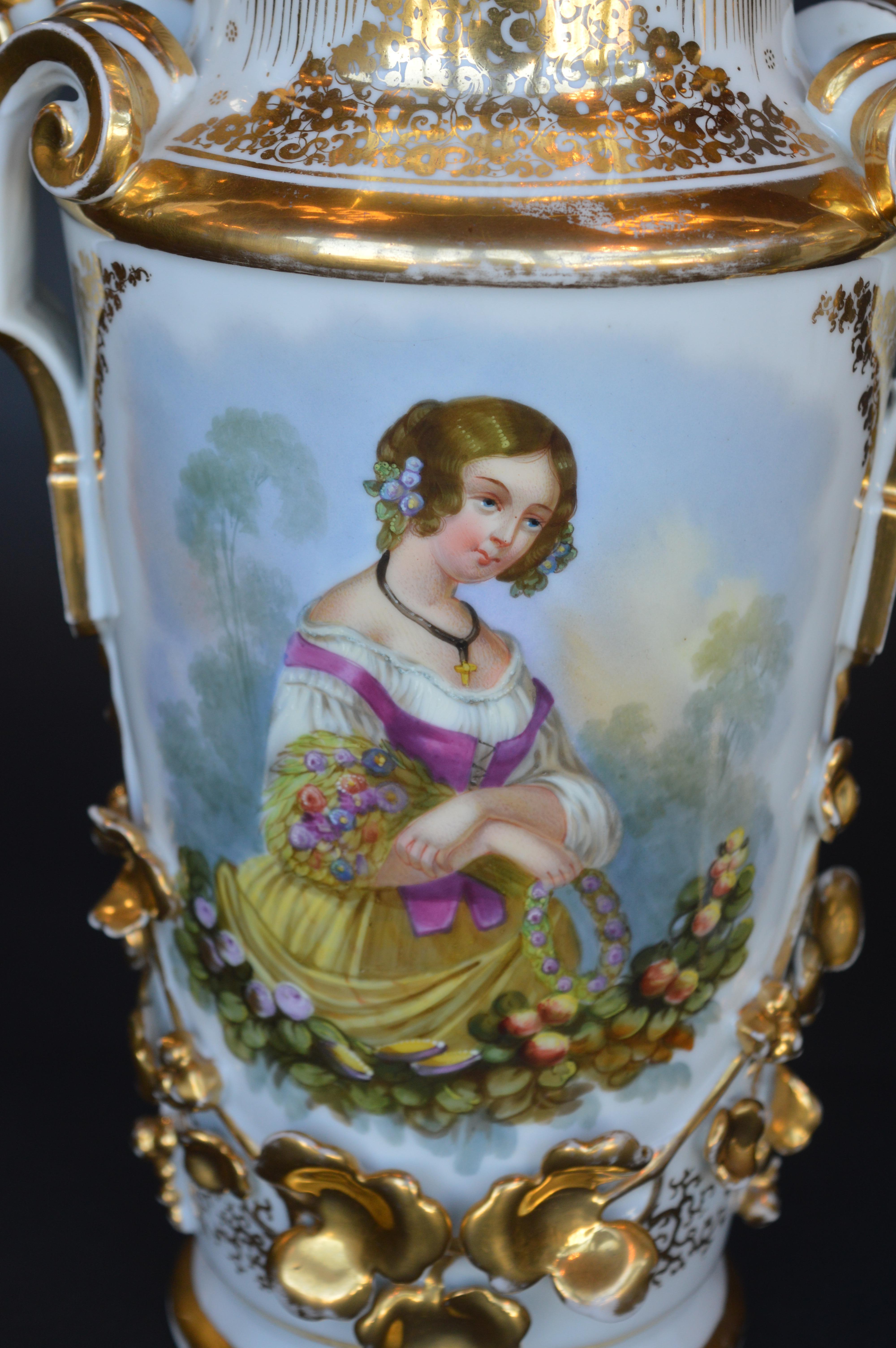 French Pair of Vieux Paris Gilt Porcelain Vases For Sale