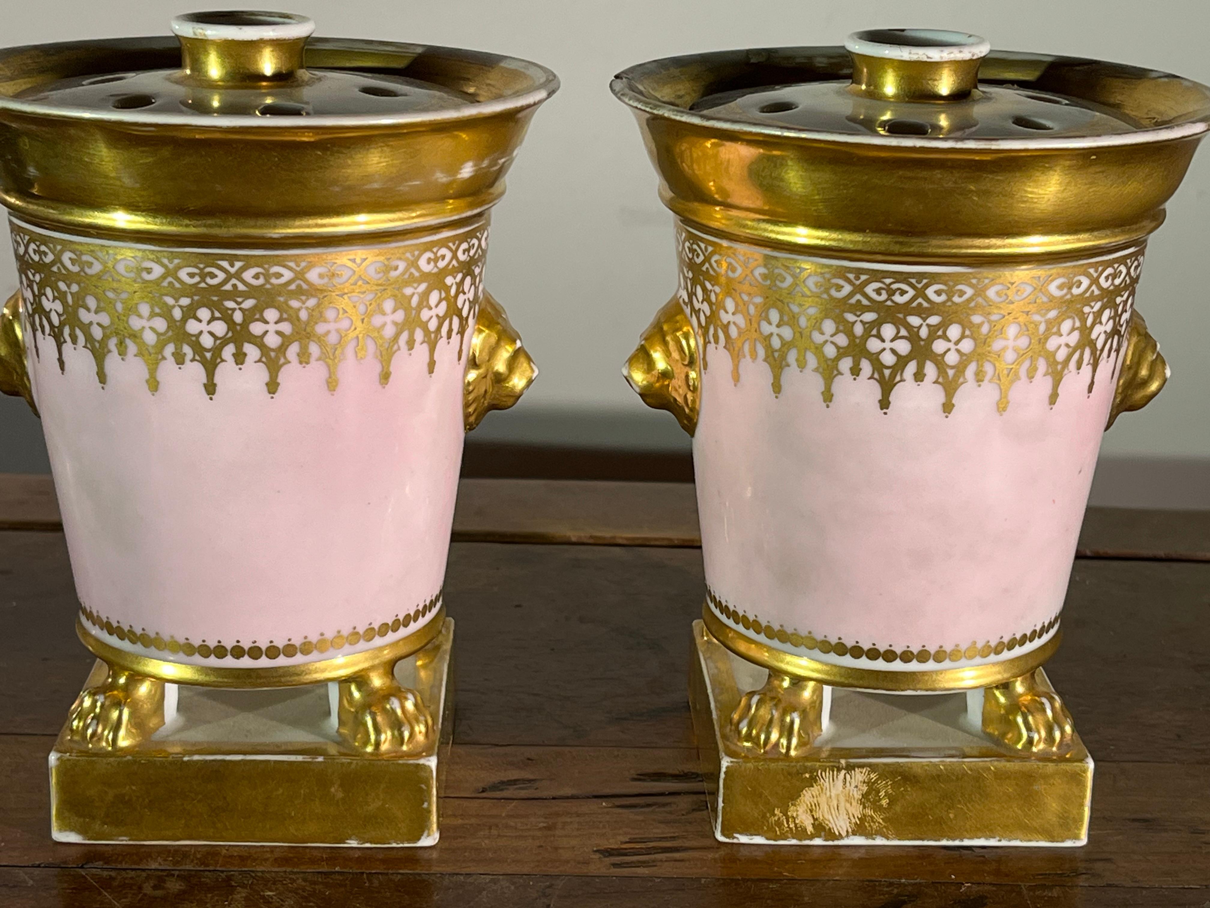 Pair of Vieux Paris Potpourri, 18th Century For Sale 1