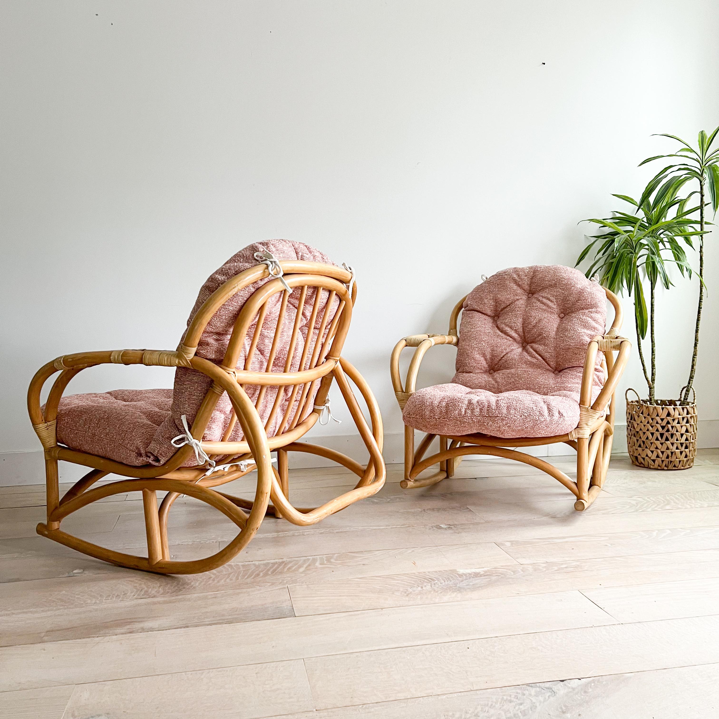 Paar Viggo Boesen Style Rattan Rocker Lounge Chairs - Neue Polsterung im Angebot 8
