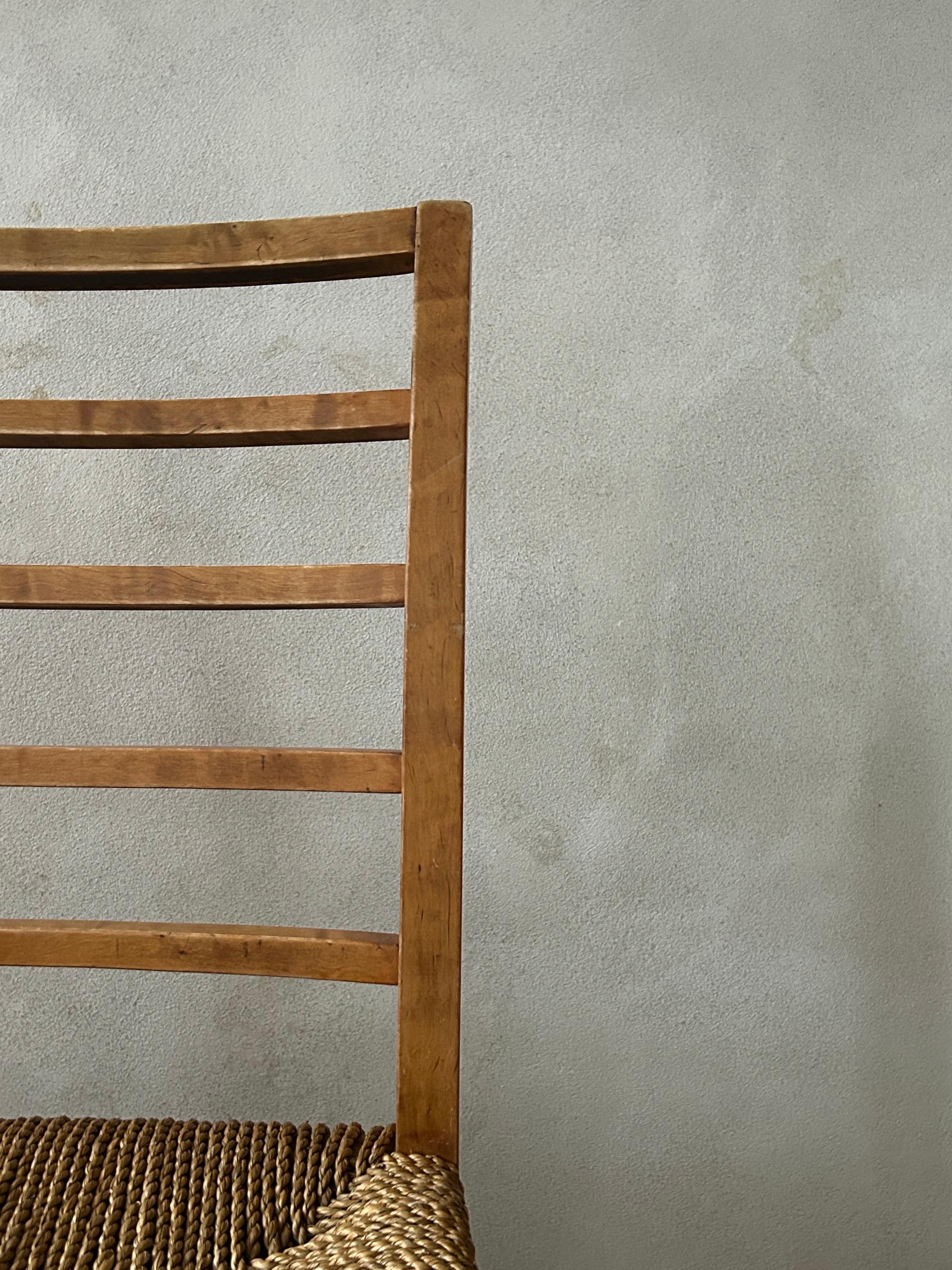 Jonc de mer Paire de chaises Vilhelm Groth Hansen en bouleau flammé et gazon, Danemark C.C.1930 en vente