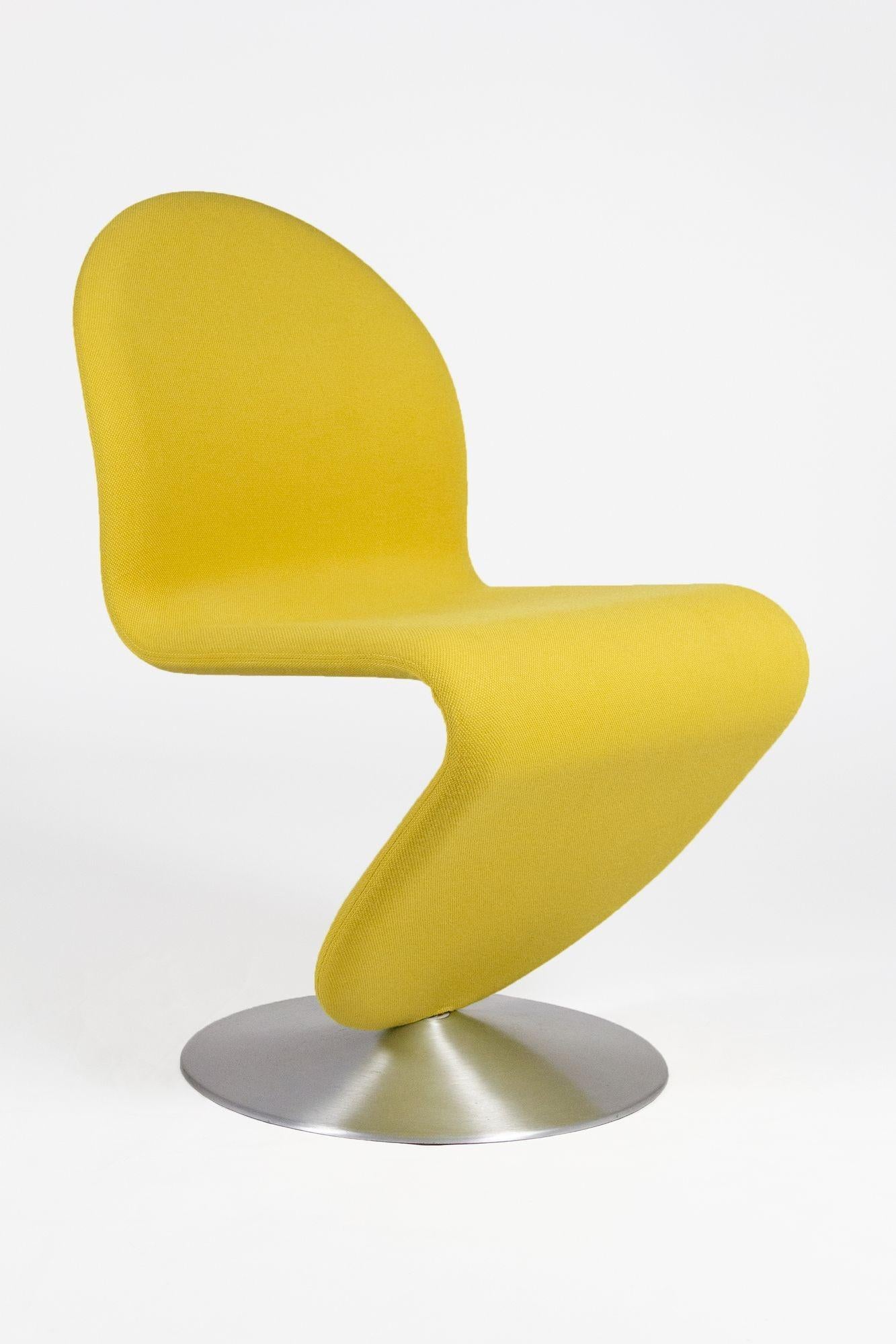 Beautiful pair of 1-2-3 lounge chairs by Verner Panton for Fritz Hansen, 1970s.