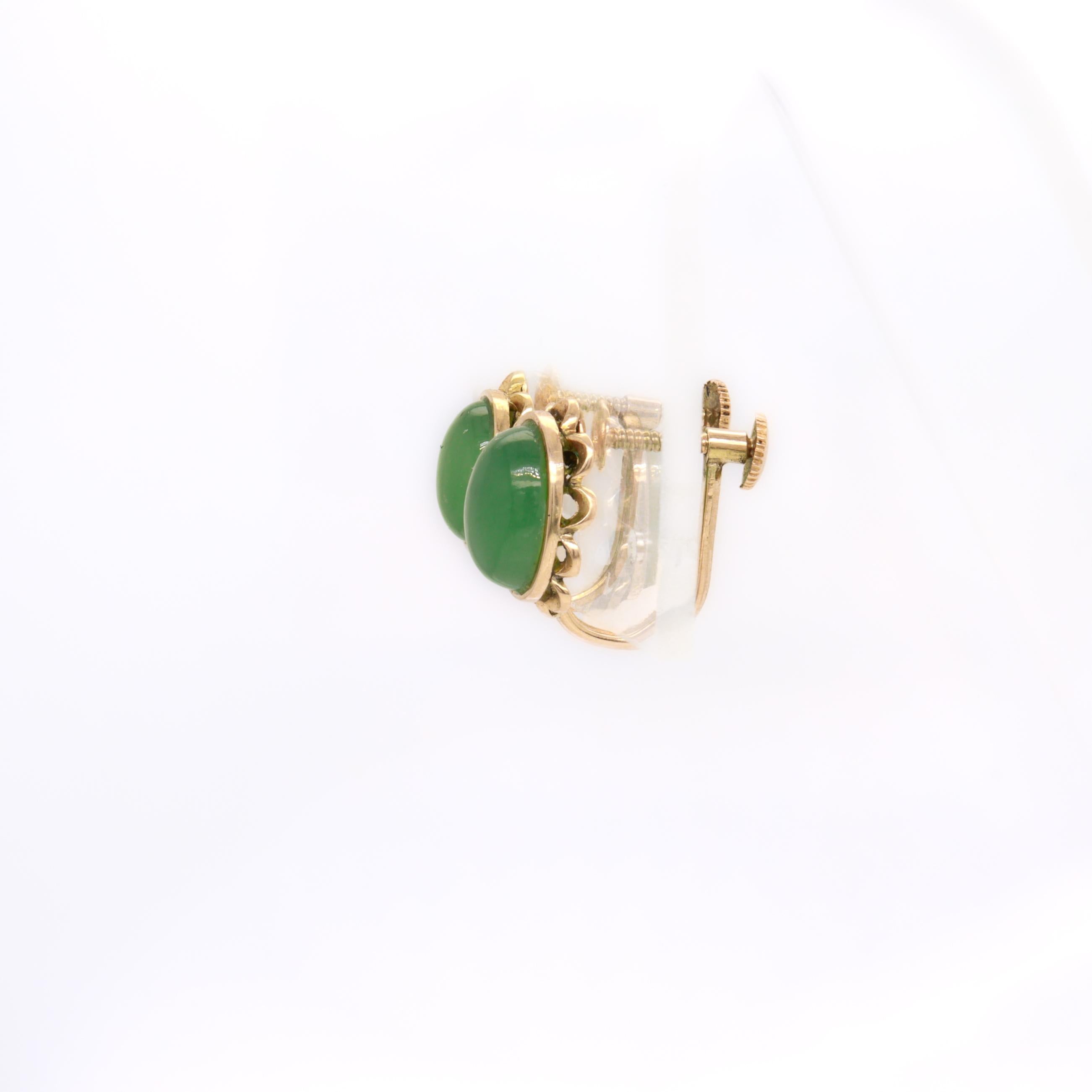 De las mujeres Pair of Vintage 14K Gold & Jade Cabochon Floral Screwback Earrings en venta
