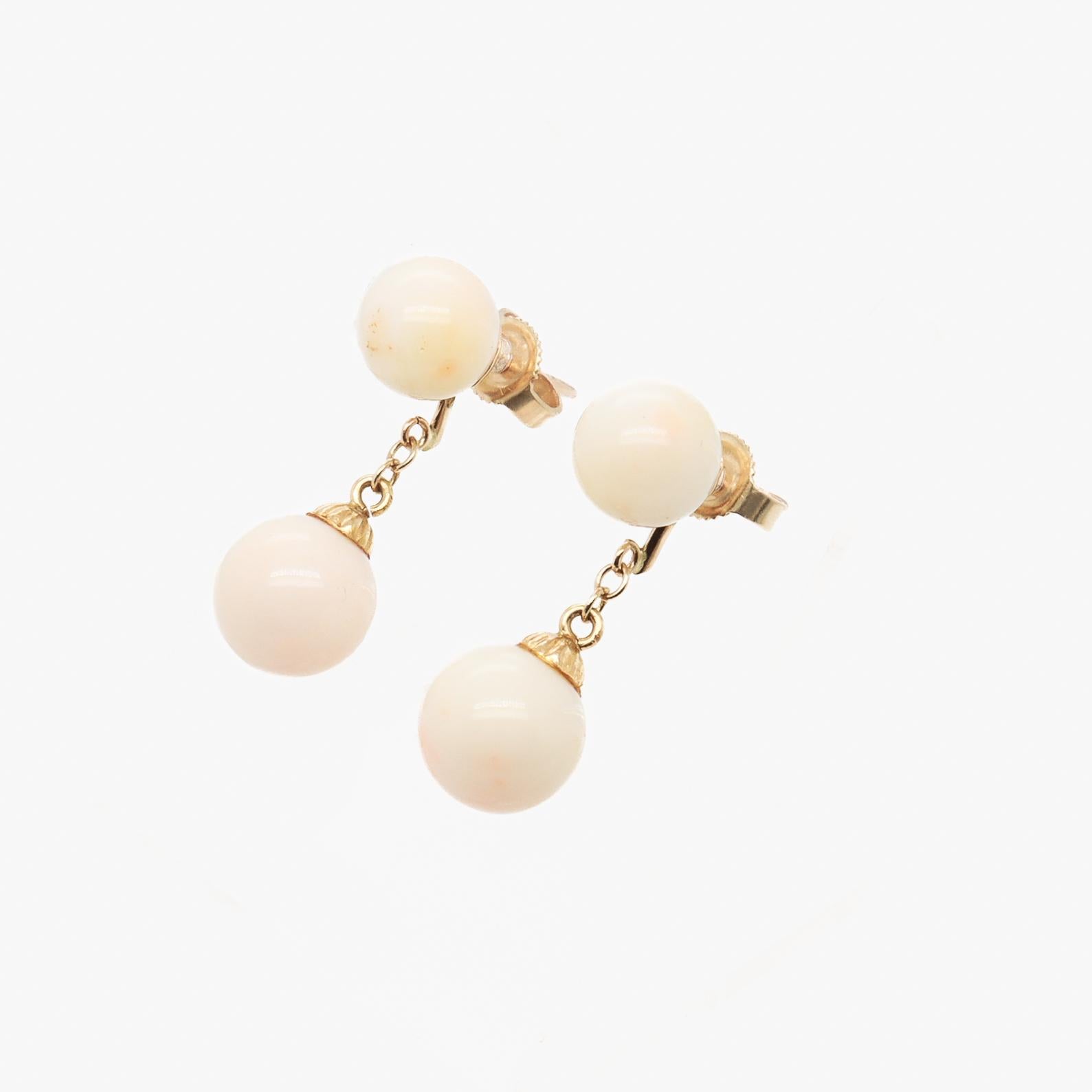 Donna Coppia di orecchini pendenti in oro 14K e perle con doppio corallo in vendita