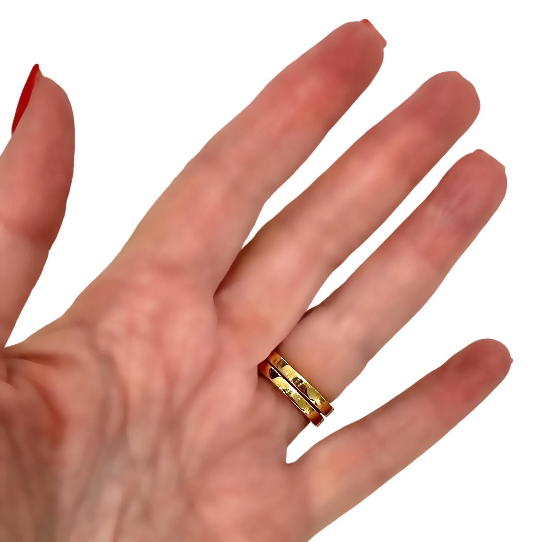 Pair of Vintage 18k Yellow Gold Bands With Square Cut Sapphires Across The Top For Sale 11