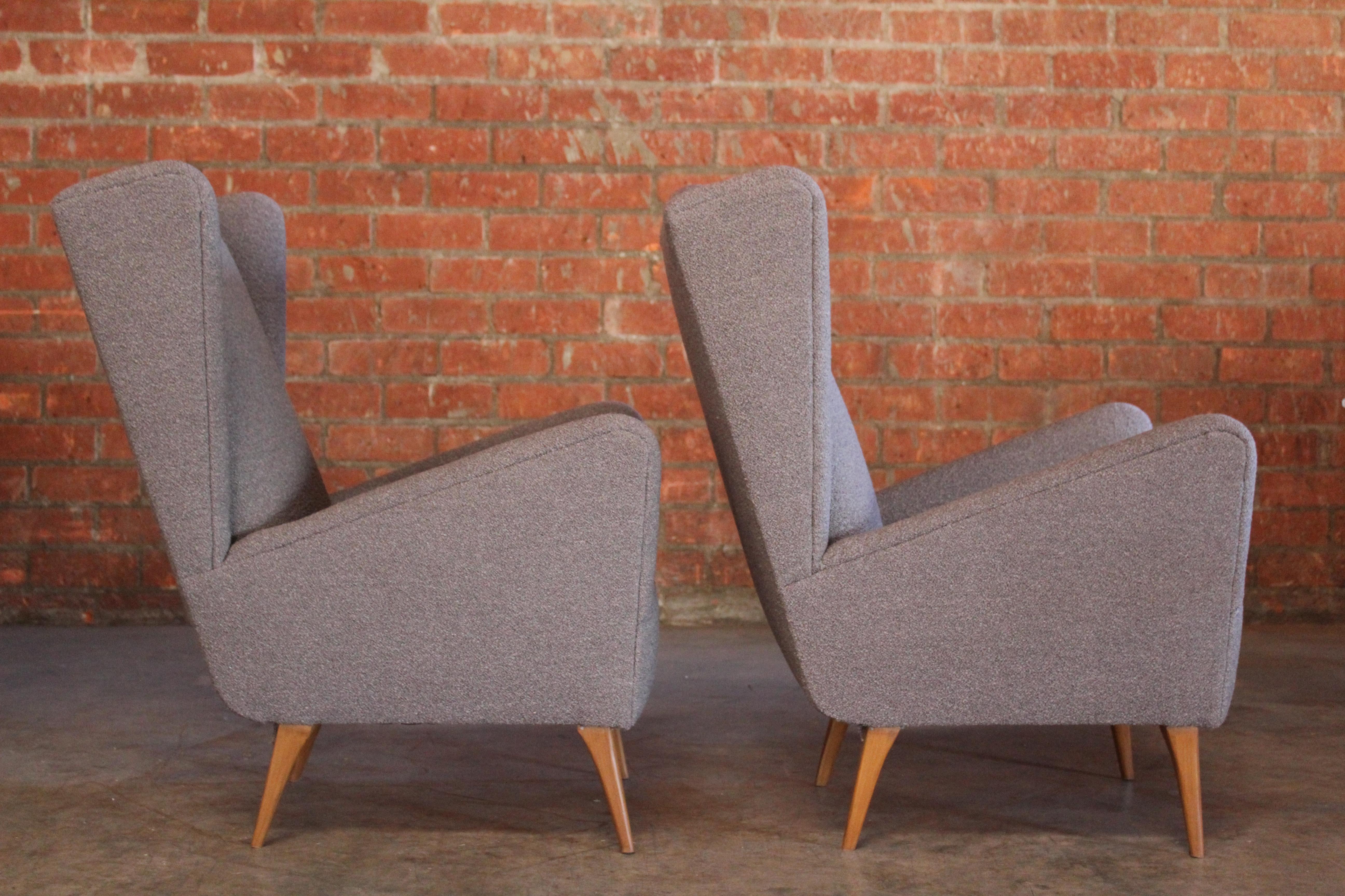 Pair of Vintage 1950s Italian Lounge Chairs in Grey Bouclé For Sale 7