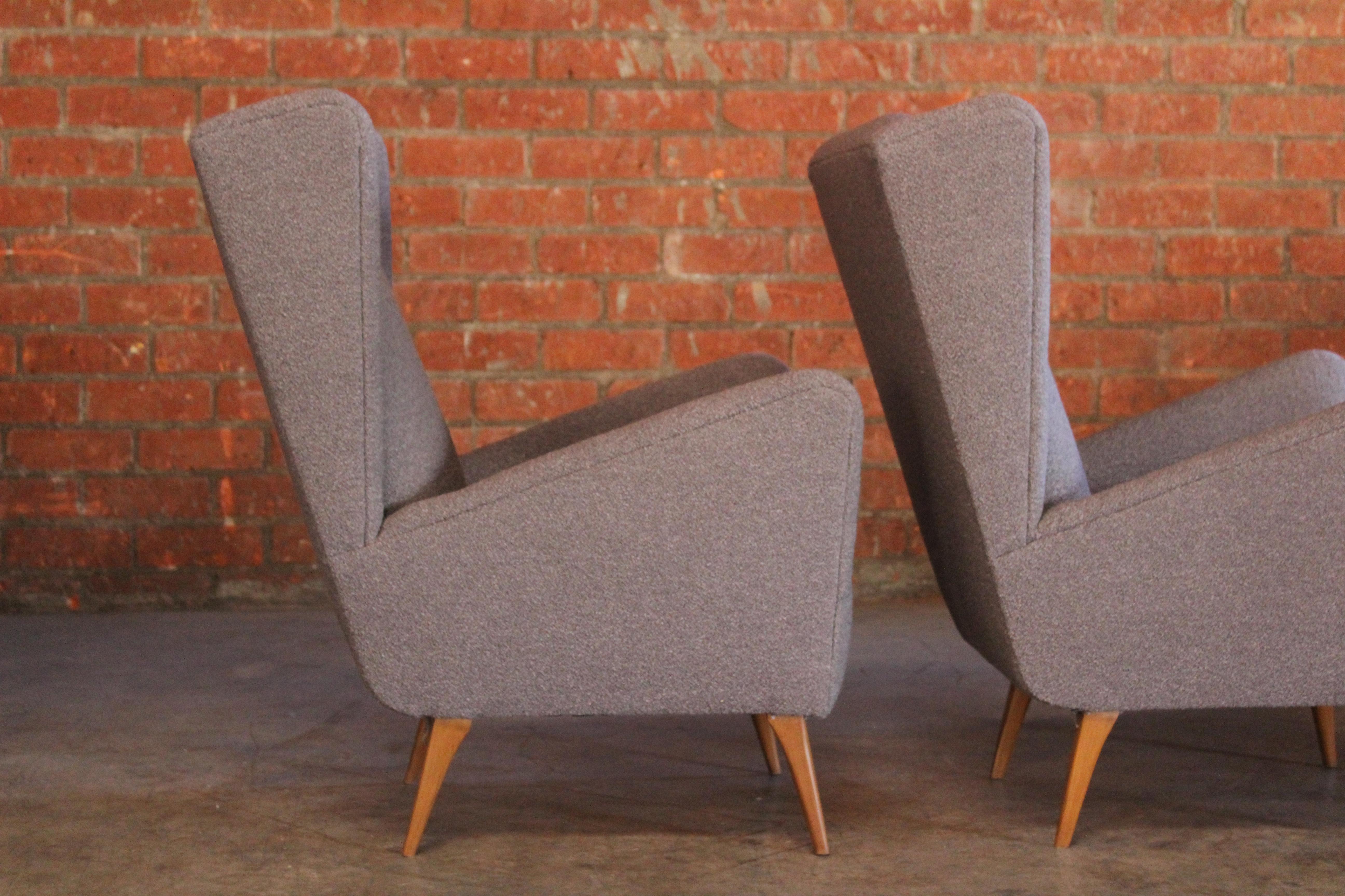 Pair of Vintage 1950s Italian Lounge Chairs in Grey Bouclé For Sale 8