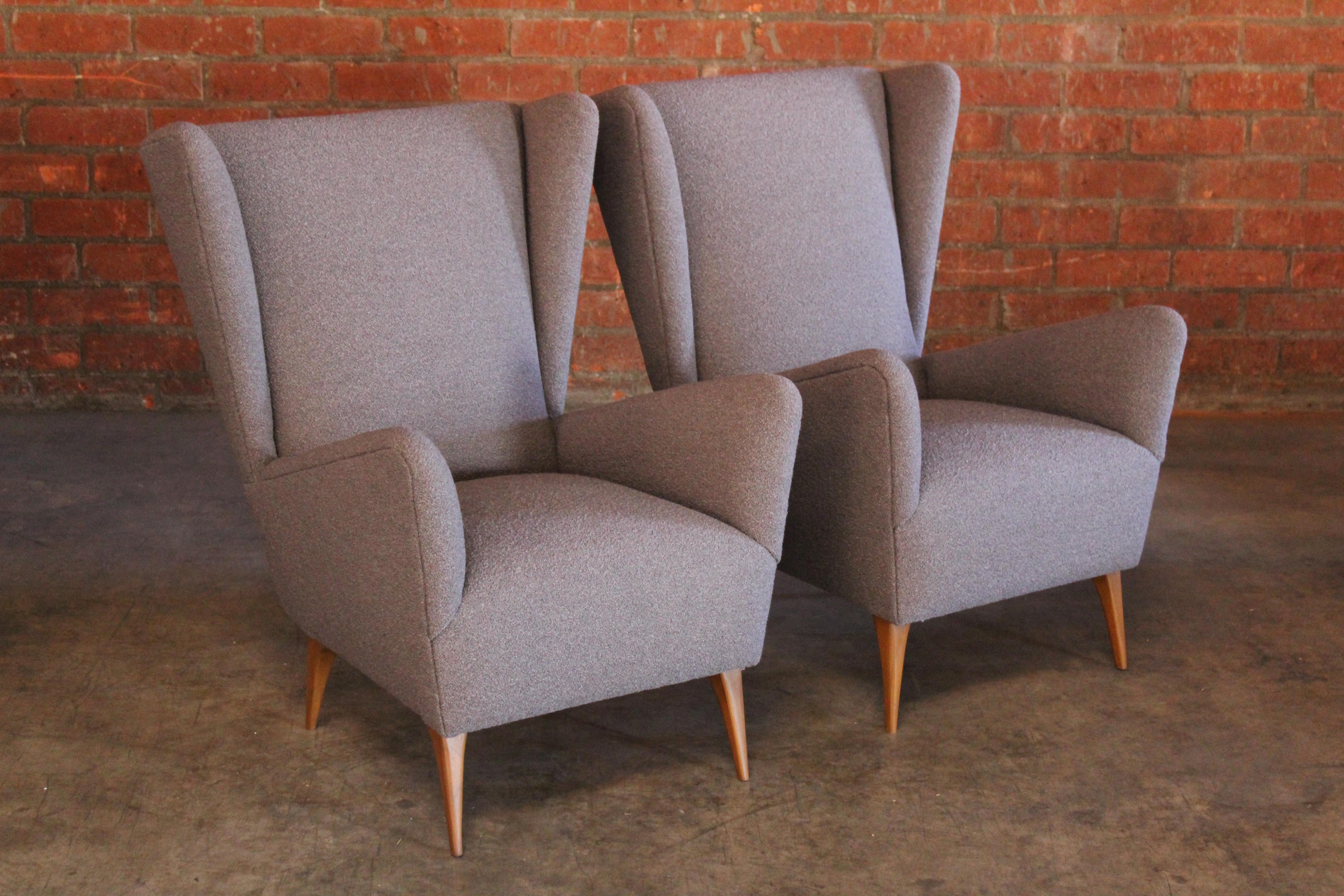 Pair of Vintage 1950s Italian Lounge Chairs in Grey Bouclé In Good Condition For Sale In Los Angeles, CA