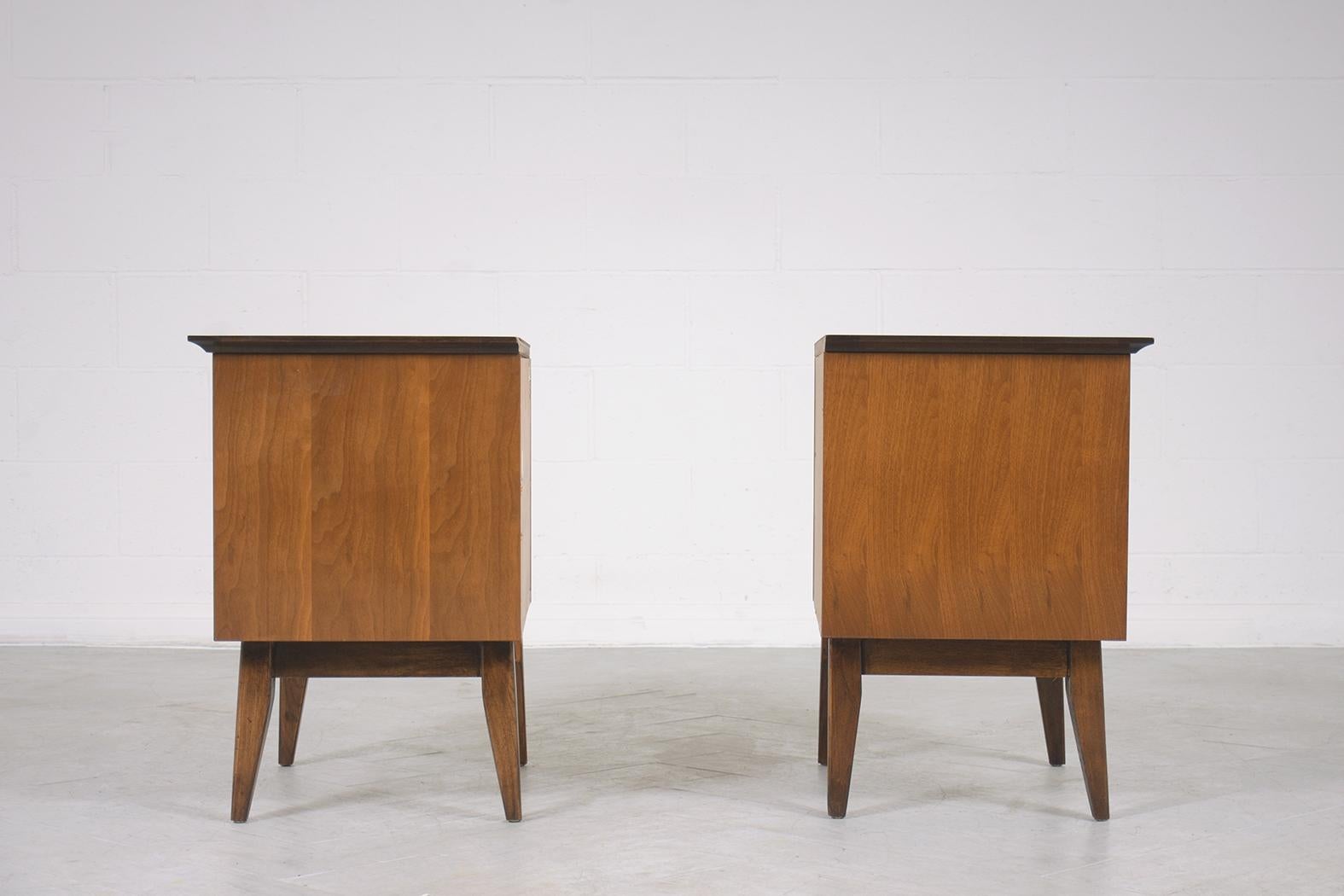 Lacquer Pair of Vintage 1960 Mid-Century Modern Nightstands