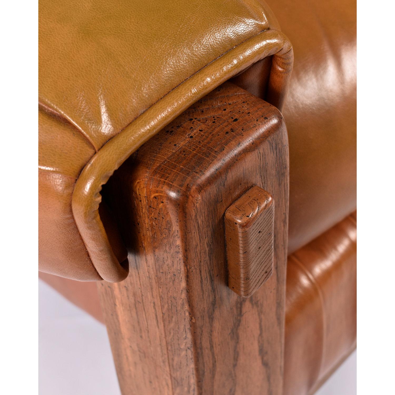 Paar Vintage 1970s Reichlich Butterscotch Brown und Oak Tufted Club Chairs im Angebot 4