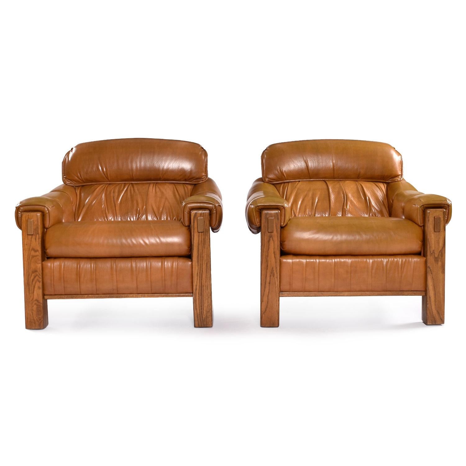Mid-Century Modern Pair of Vintage 1970s Ample Butterscotch Brown and Oak Tufted Club Chairs For Sale