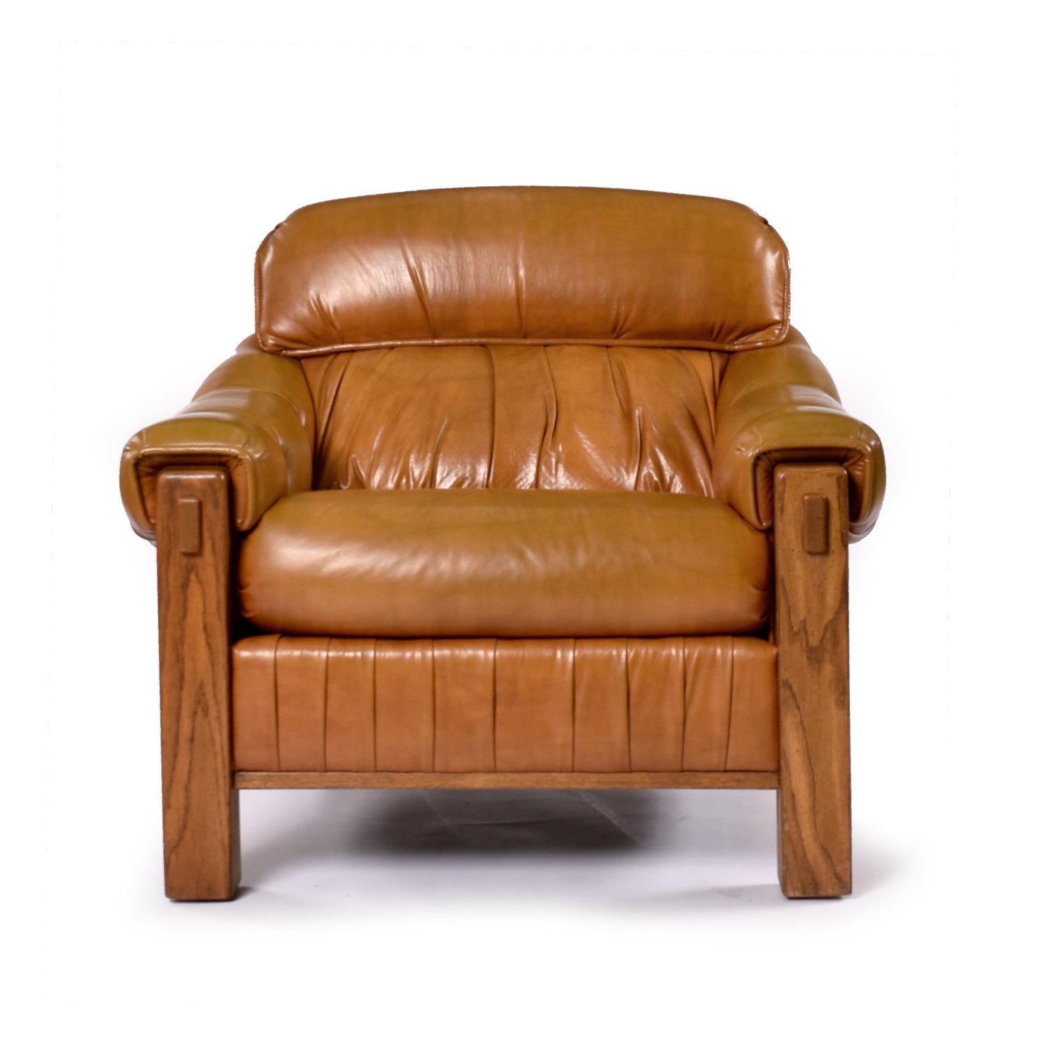 Pair of Vintage 1970s Ample Butterscotch Brown and Oak Tufted Club Chairs For Sale 2