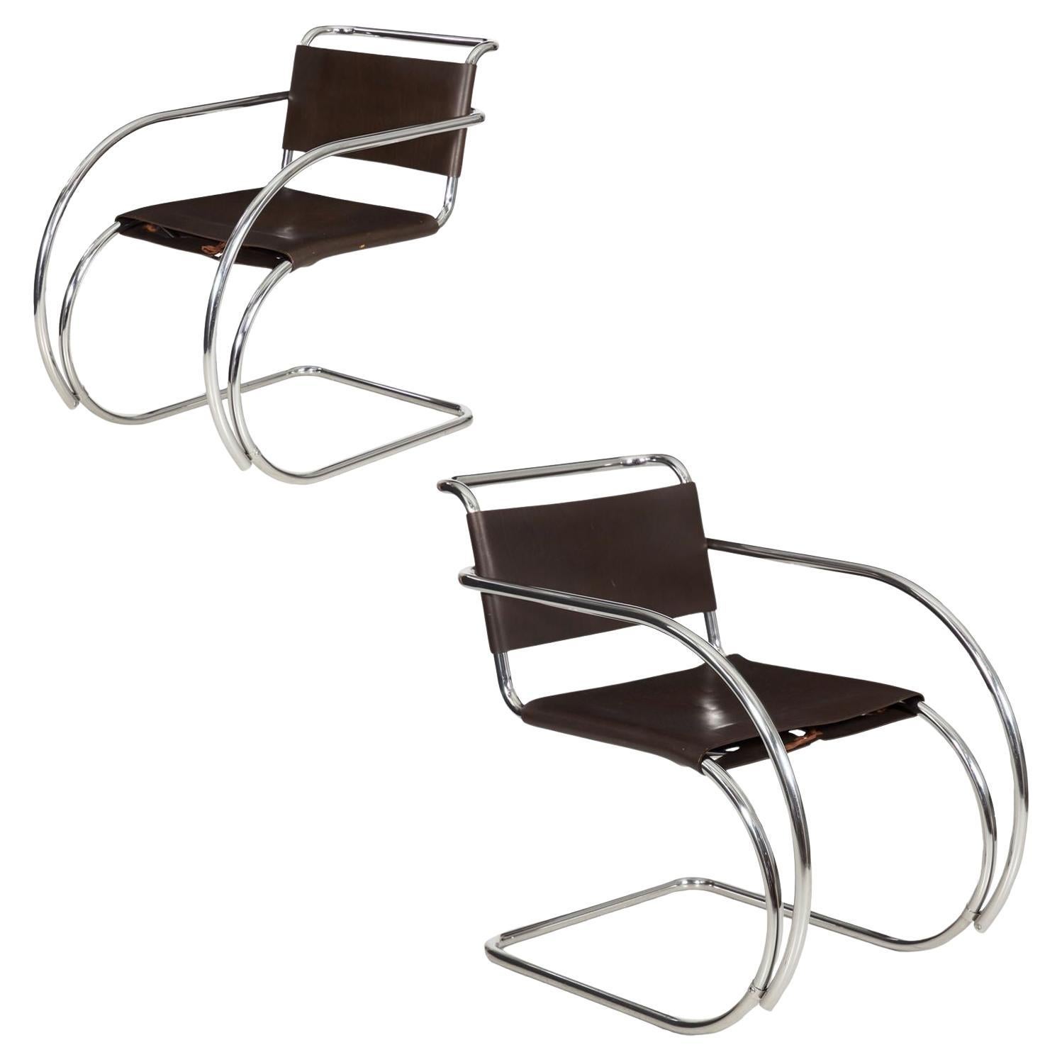 Pair of Vintage 1970s Mies van der Rohe MR20 Leather and Chrome Armchairs en venta
