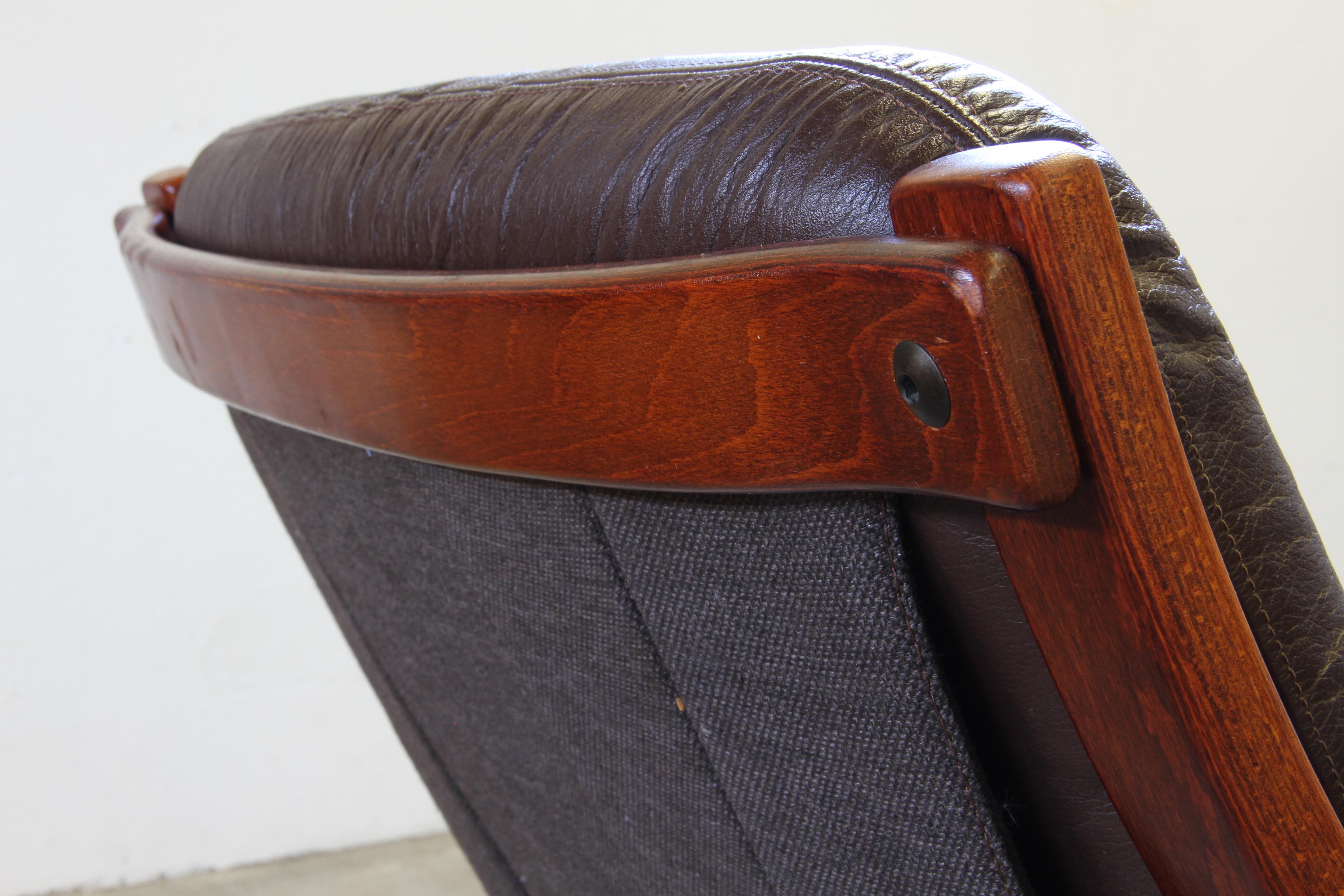 Pair of Vintage 1970s Norwegian Modernist Lounge Chairs, attr. Jon Hjortdal For Sale 7