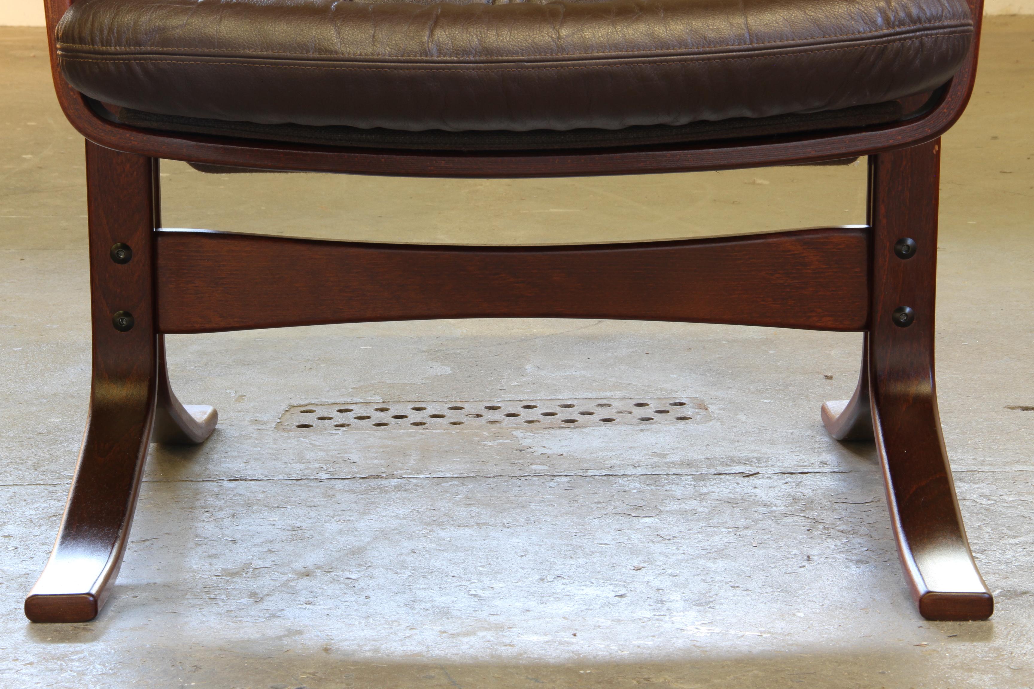 Pair of Vintage 1970s Norwegian Modernist Lounge Chairs, attr. Jon Hjortdal For Sale 11