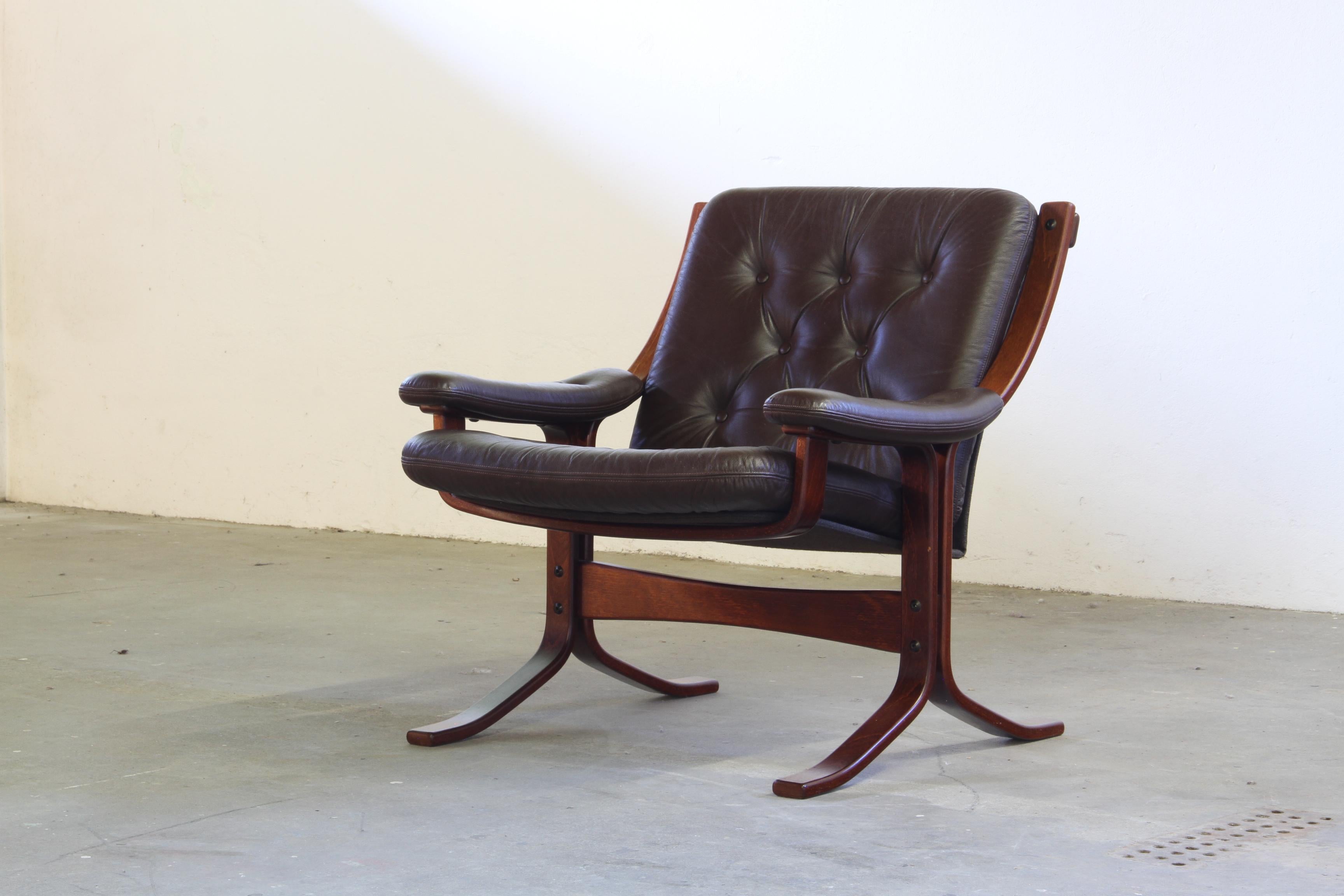 Pair of Vintage 1970s Norwegian Modernist Lounge Chairs, attr. Jon Hjortdal For Sale 12