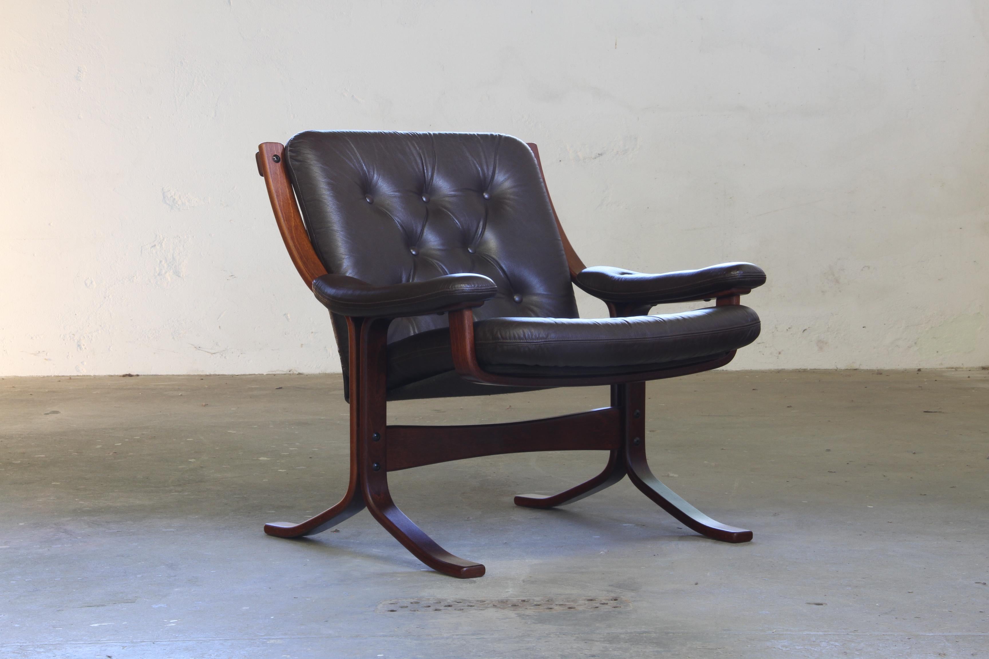 Mid-Century Modern Pair of Vintage 1970s Norwegian Modernist Lounge Chairs, attr. Jon Hjortdal For Sale