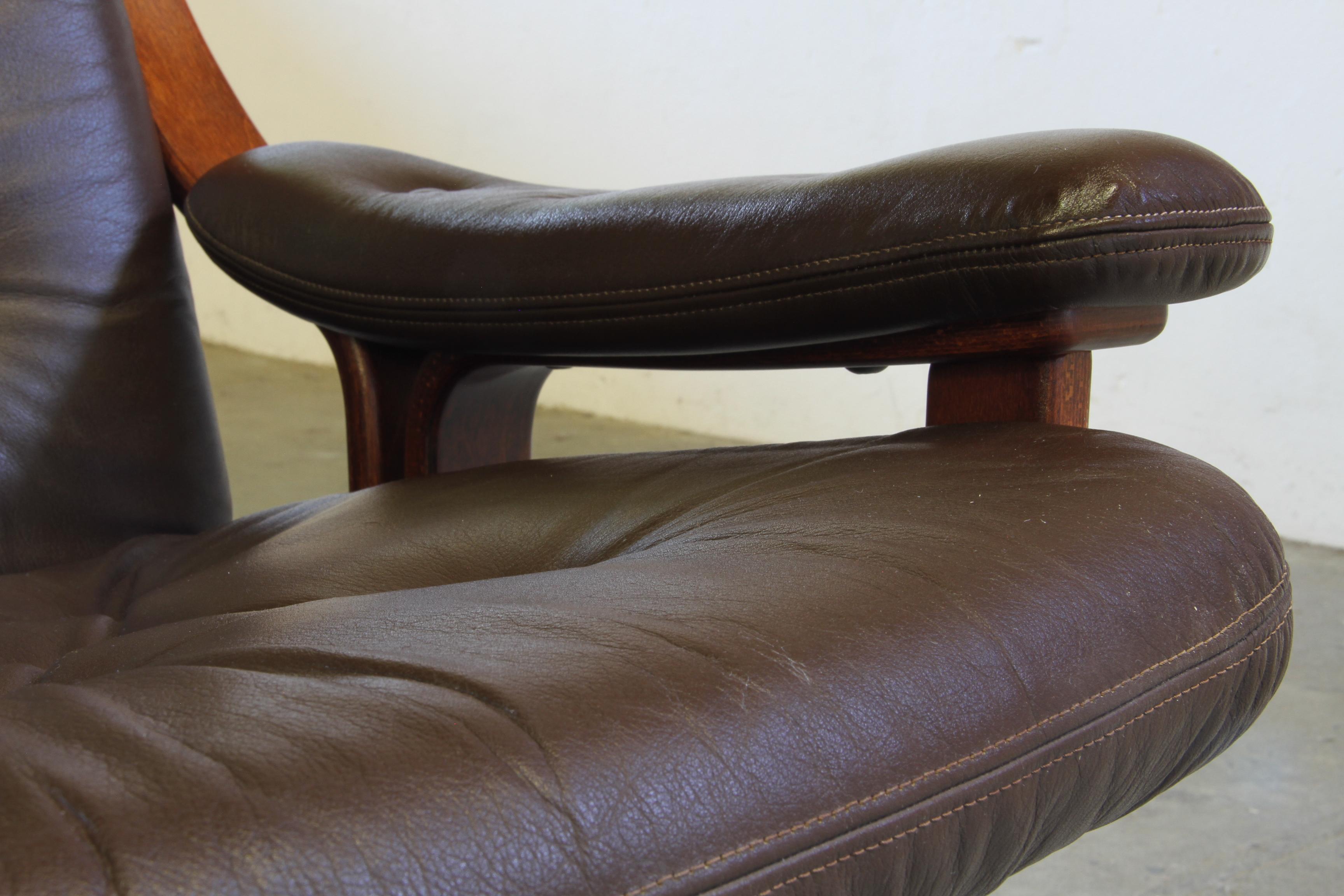 Pair of Vintage 1970s Norwegian Modernist Lounge Chairs, attr. Jon Hjortdal For Sale 2
