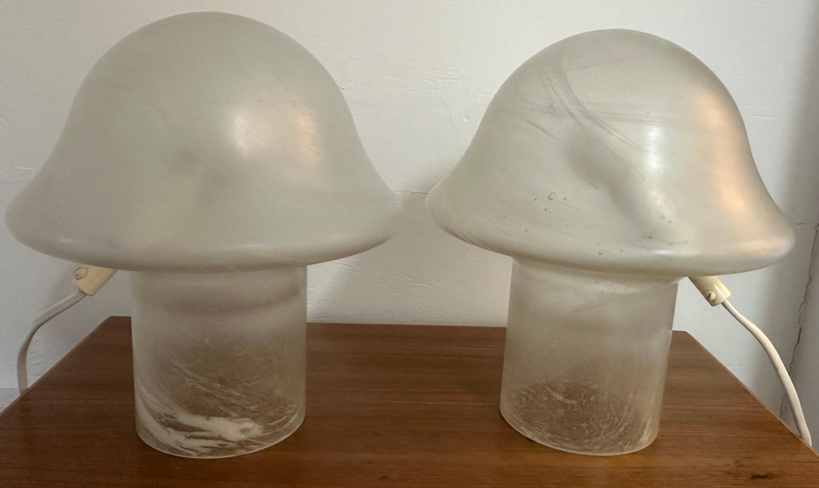 Paire de lampes de table champignons grises et tourbillonnantes Peill & Putzler des années 1970 en vente 3