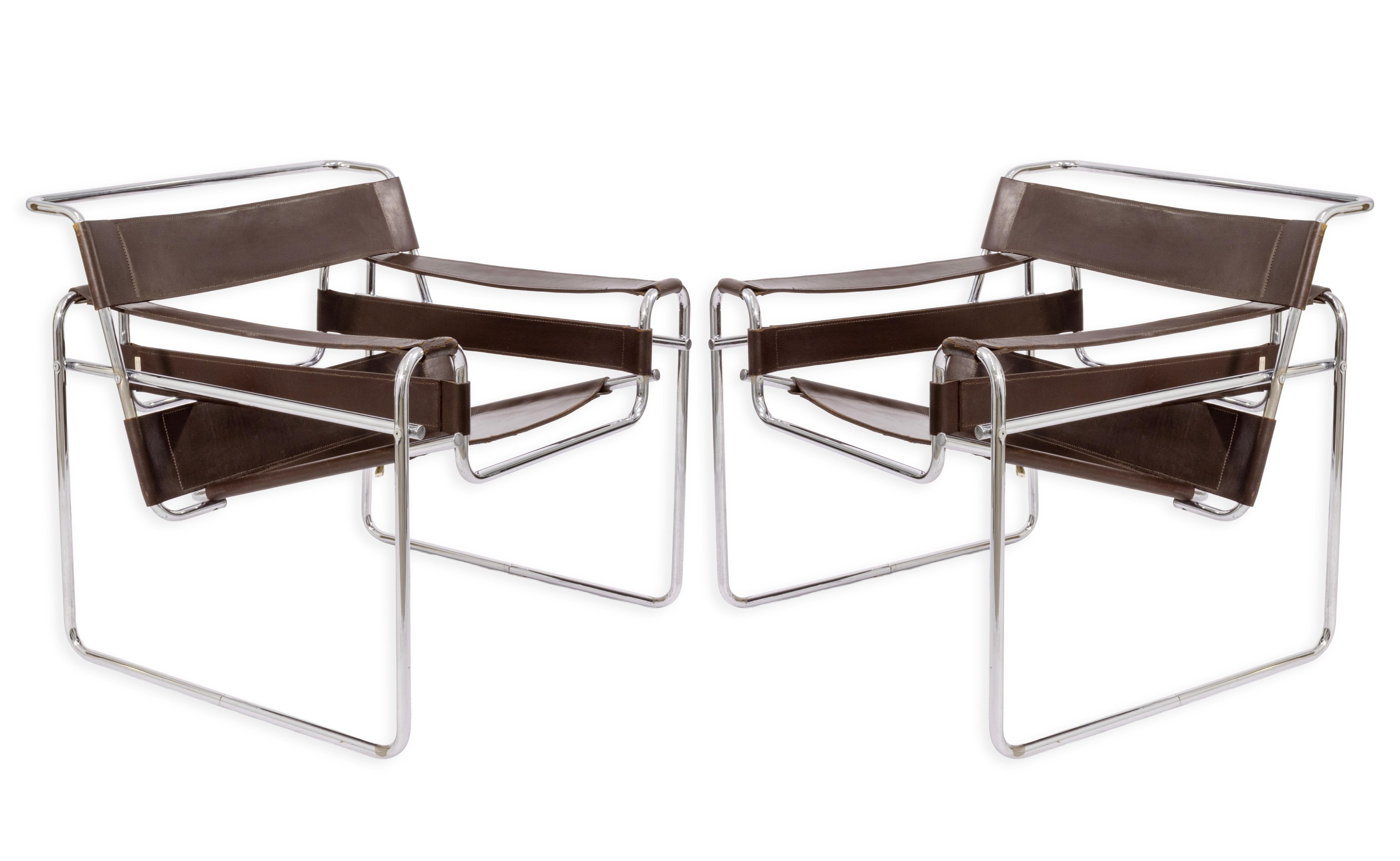 Pareja de sillones vintage de los años 70 estilo Wassily de cuero marrón chocolate y cromados en venta 3