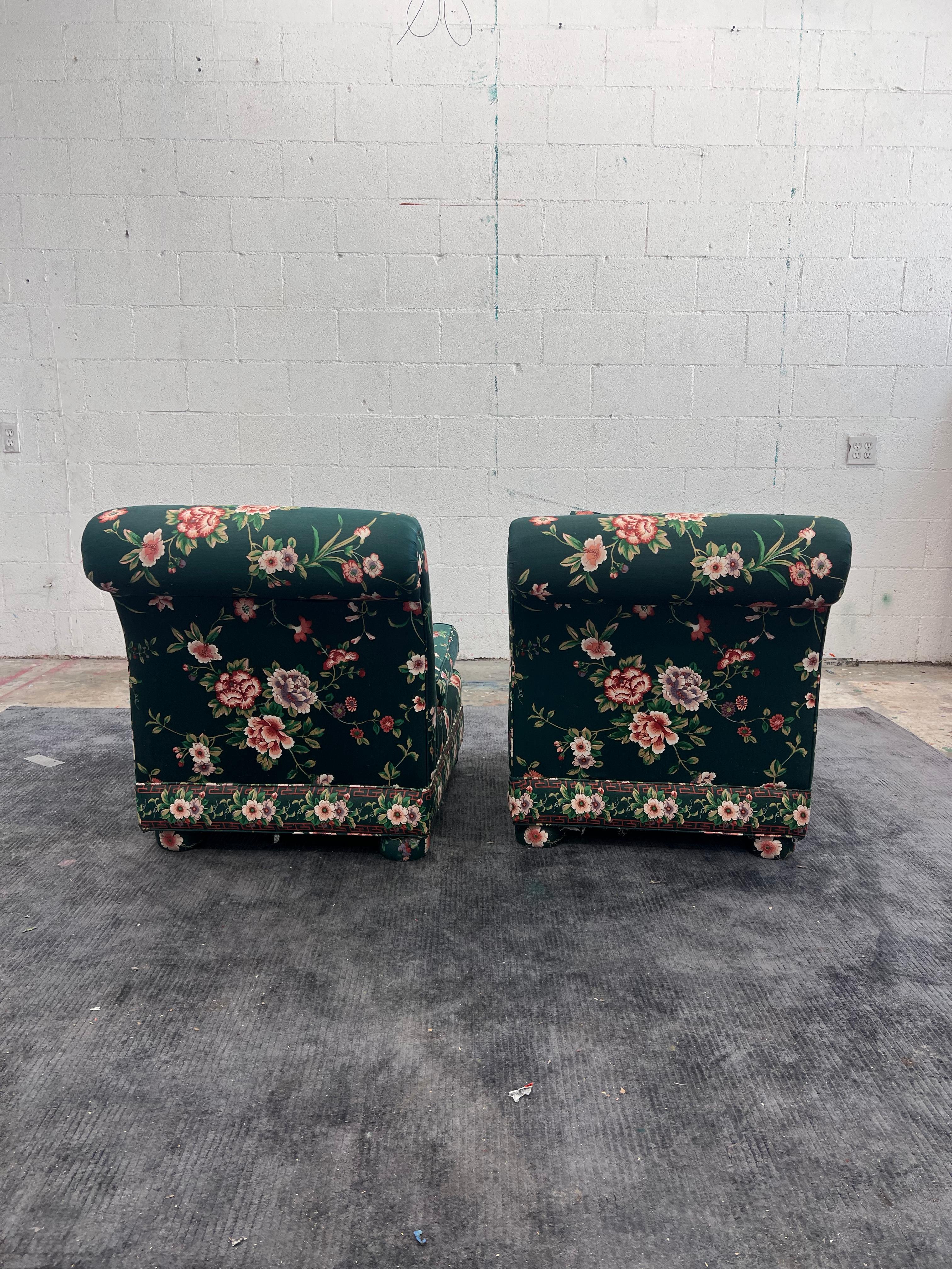 Pair of Vintage 1980s hunter green floral slipper chairs For Sale 2