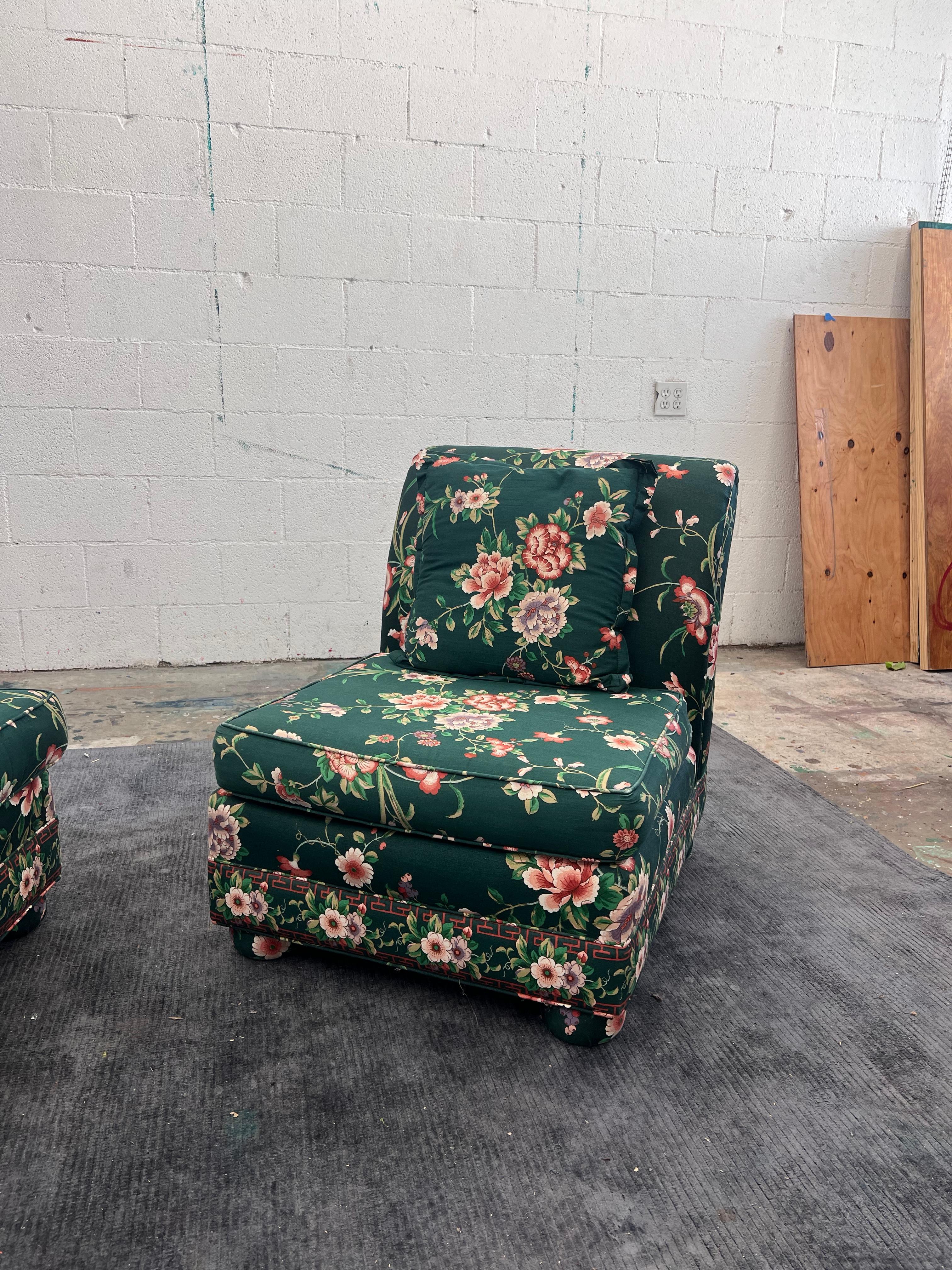 Pair of Vintage 1980s hunter green floral slipper chairs In Good Condition For Sale In Los Angeles, CA