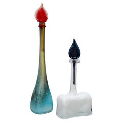 Paire de bouteilles en verre Art Studio A Vintage des années 1990 avec bouchons en forme de feuilles, finition Scavo