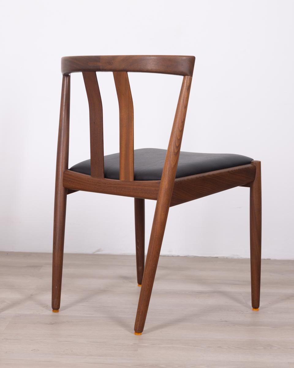 Paar Vintage-Sthle aus Teakholz und Leder im dnischen Design aus den 60ern (Skandinavische Moderne) im Angebot