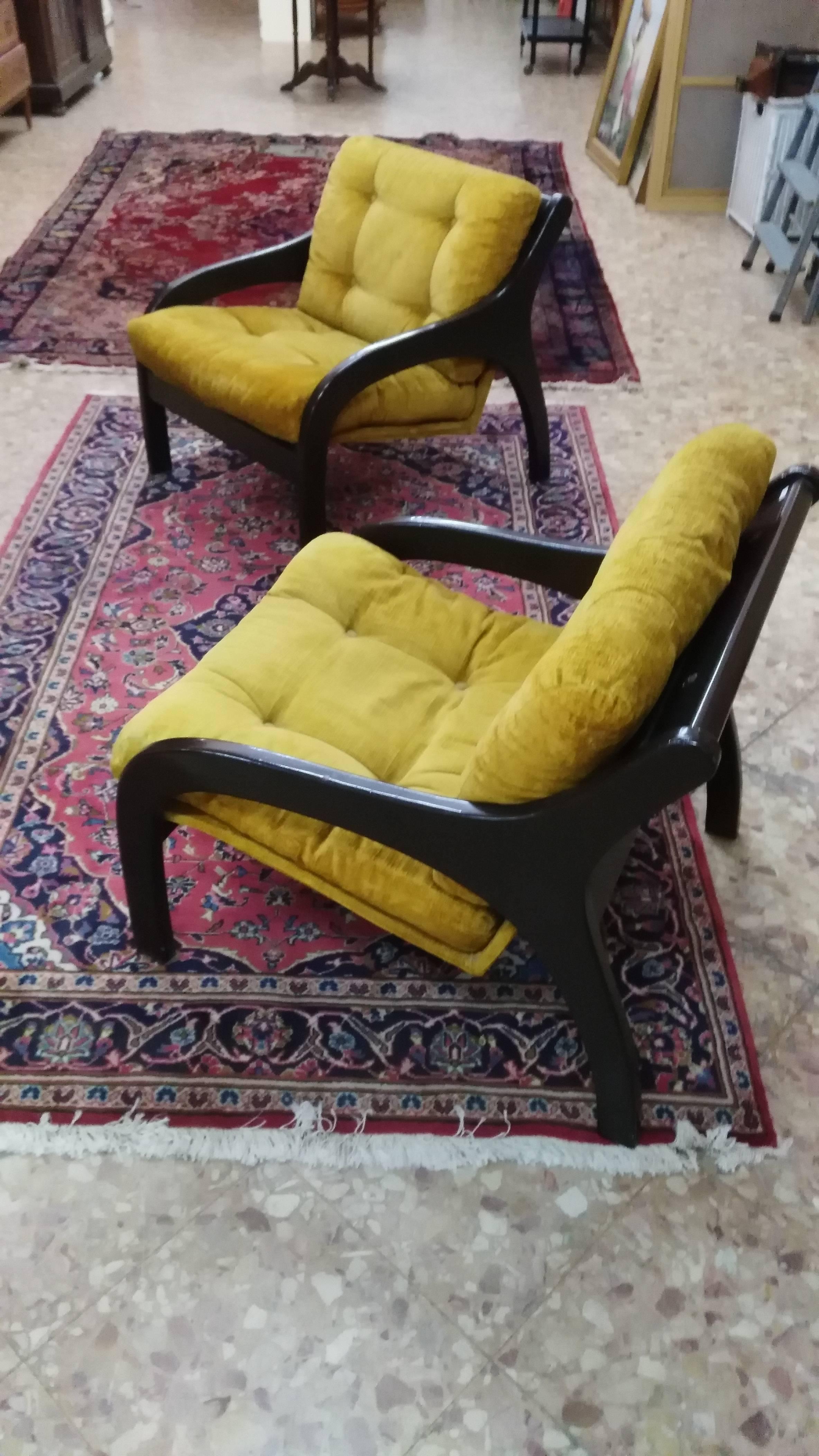 Pair of Vintage midcentury Italy Armchairs For Sale 2