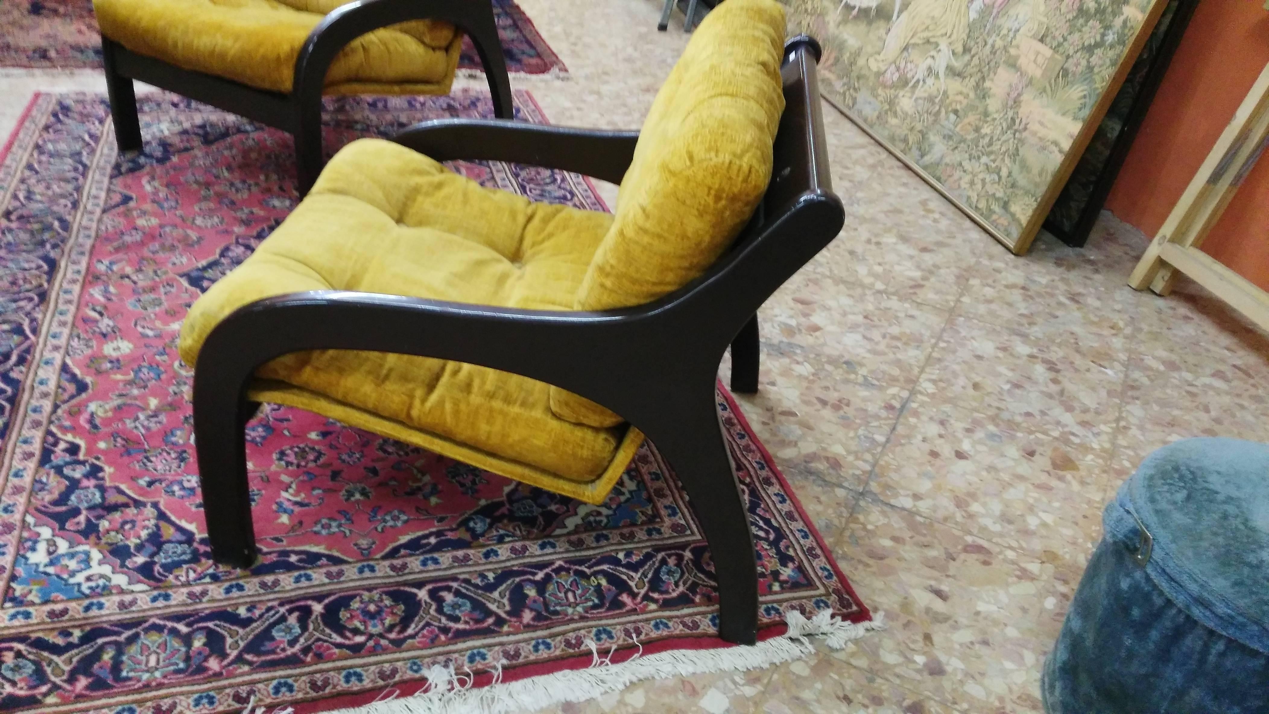Pair of Vintage midcentury Italy Armchairs For Sale 3
